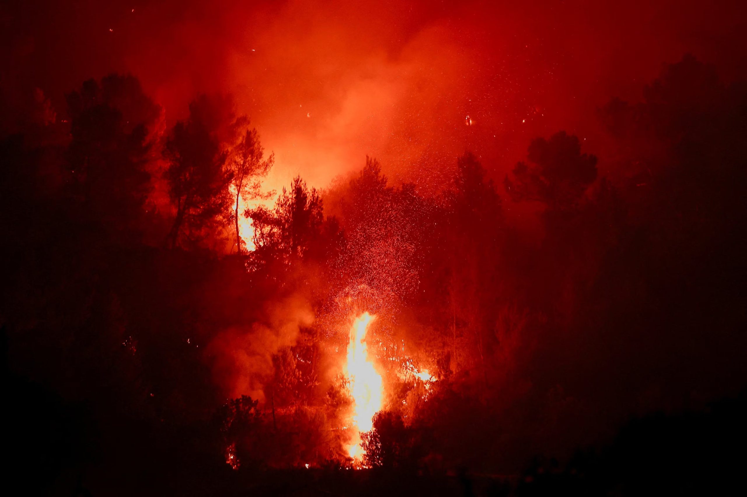 La tecnología apunta a combatir el incendio en sus primeros instantes, antes de que se propague por más hectáreas - REUTERS/Manon Cruz