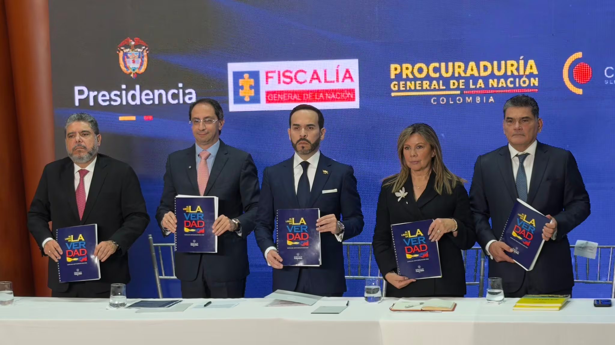 En paralelo, el vicepresidente José Manuel Restrepo resumió nueve patrones de gestión detectados, entre ellos la “destrucción del rigor técnico”, la “opacidad y distorsión de la información pública” y la “fragmentación del Estado” - crédito @jrestrp/X