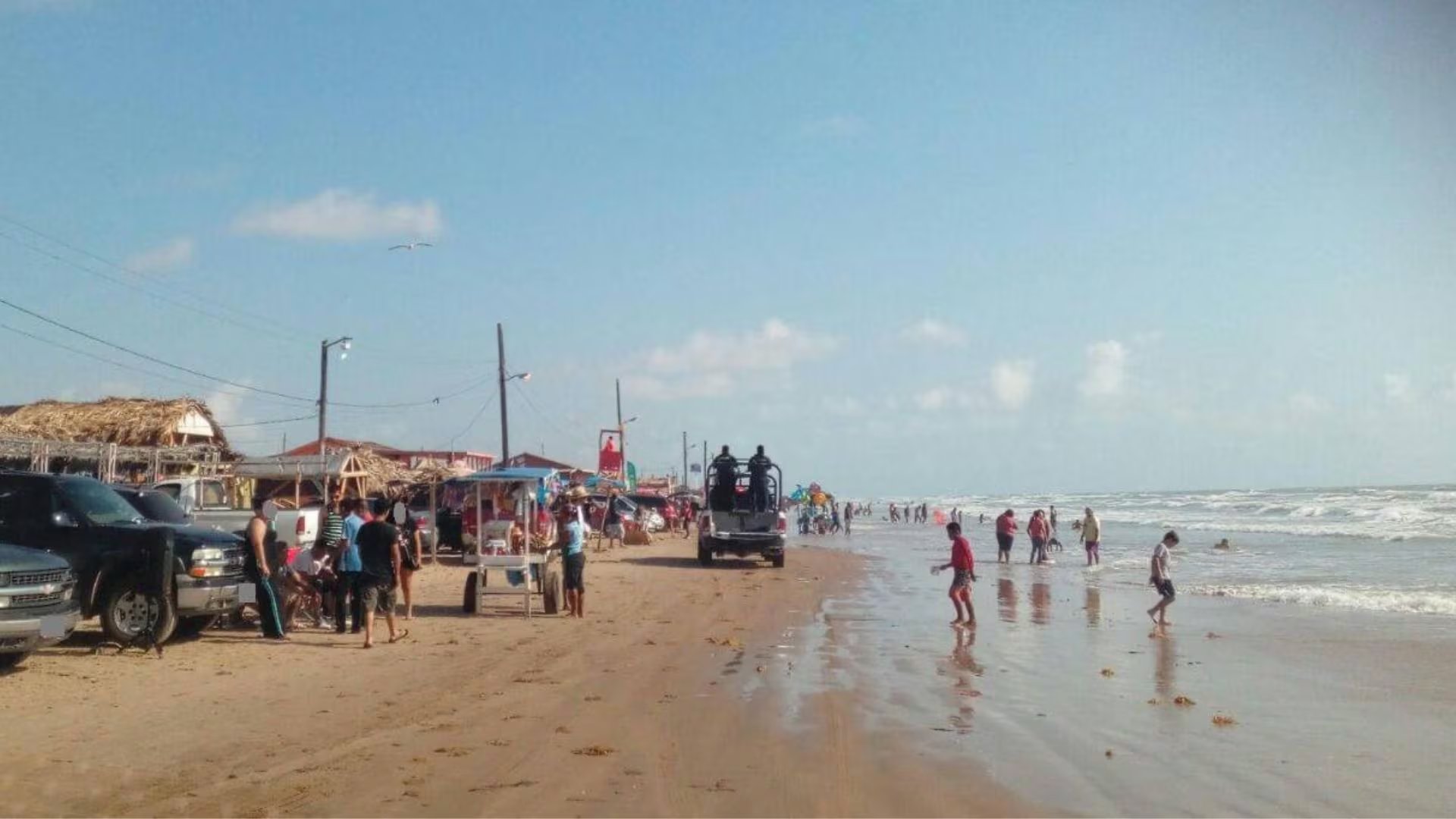 Conibio Global denuncia presencia de residuos espaciales en Playa Bagdad. (Foto: Secretaría de Seguridad Pública Tamaulipas)