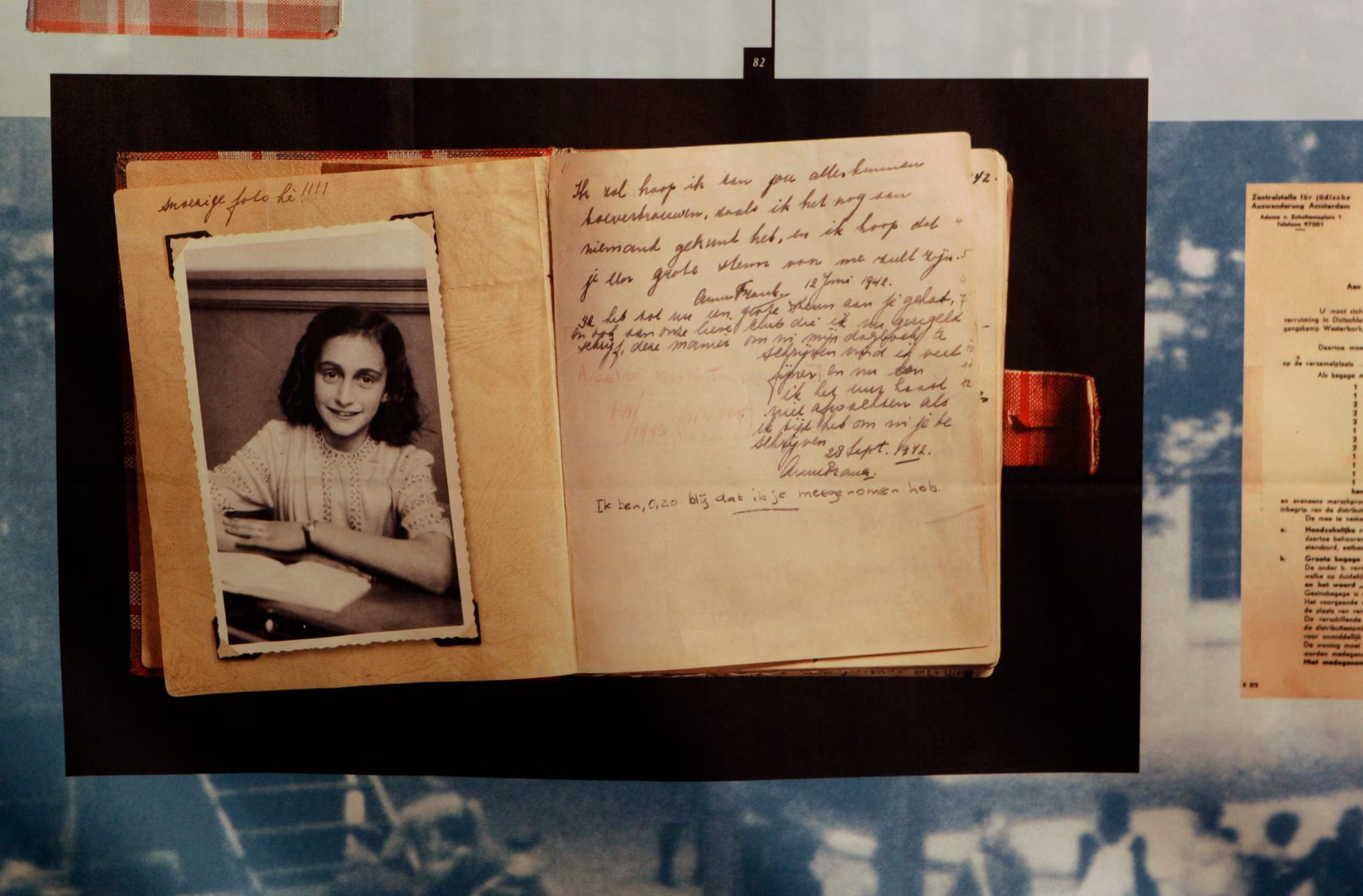 La conexión entre Audrey Hepburn y Ana Frank comenzó en 1946, cuando la actriz leyó en Ámsterdam el primer borrador del libro (Foto AP/Bas Czerwinski)