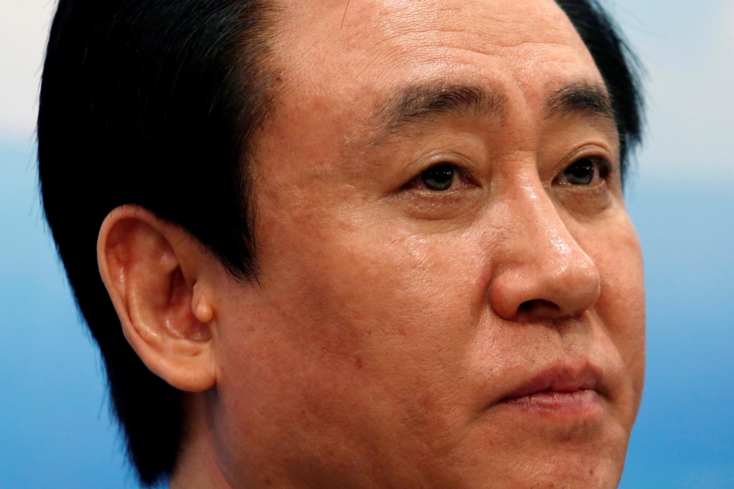 La Justicia china también determinó que Evergrande Group y Xu “obtuvieron el control de entidades financieras mediante sobornos y otros medios”, además de “desviar ilegalmente fondos crediticios y de seguros para su uso por parte de Evergrande” (REUTERS)