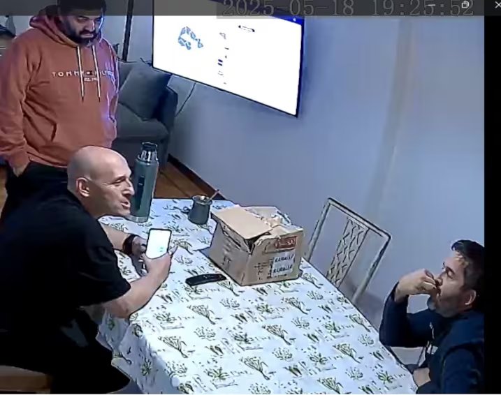Javier Tchukran, centro y los hermanos Diego (parado) y Ariel García. El primero en prisión domiciliaria, los otros dos presos en el Penal de Marcos Paz