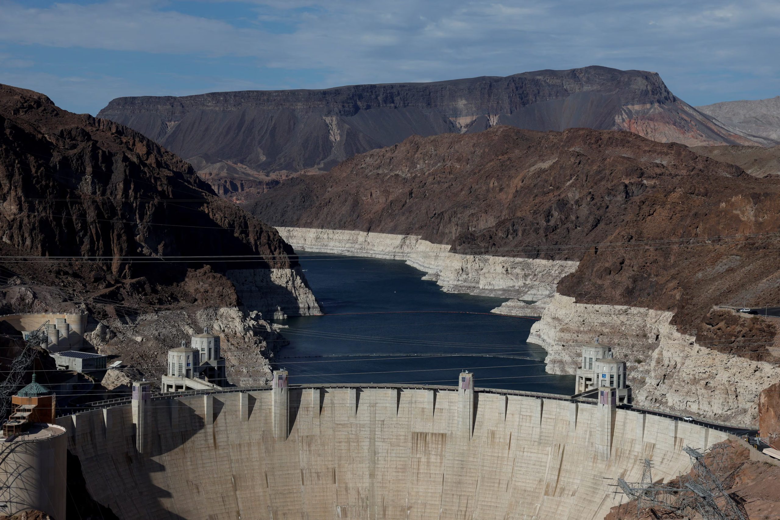 La Oficina de Reclamación de Estados Unidos informó que el lago Mead descendió a 317,1 metros sobre el nivel del mar, por debajo del mínimo de 2022 (REUTERS/Caroline Brehman)