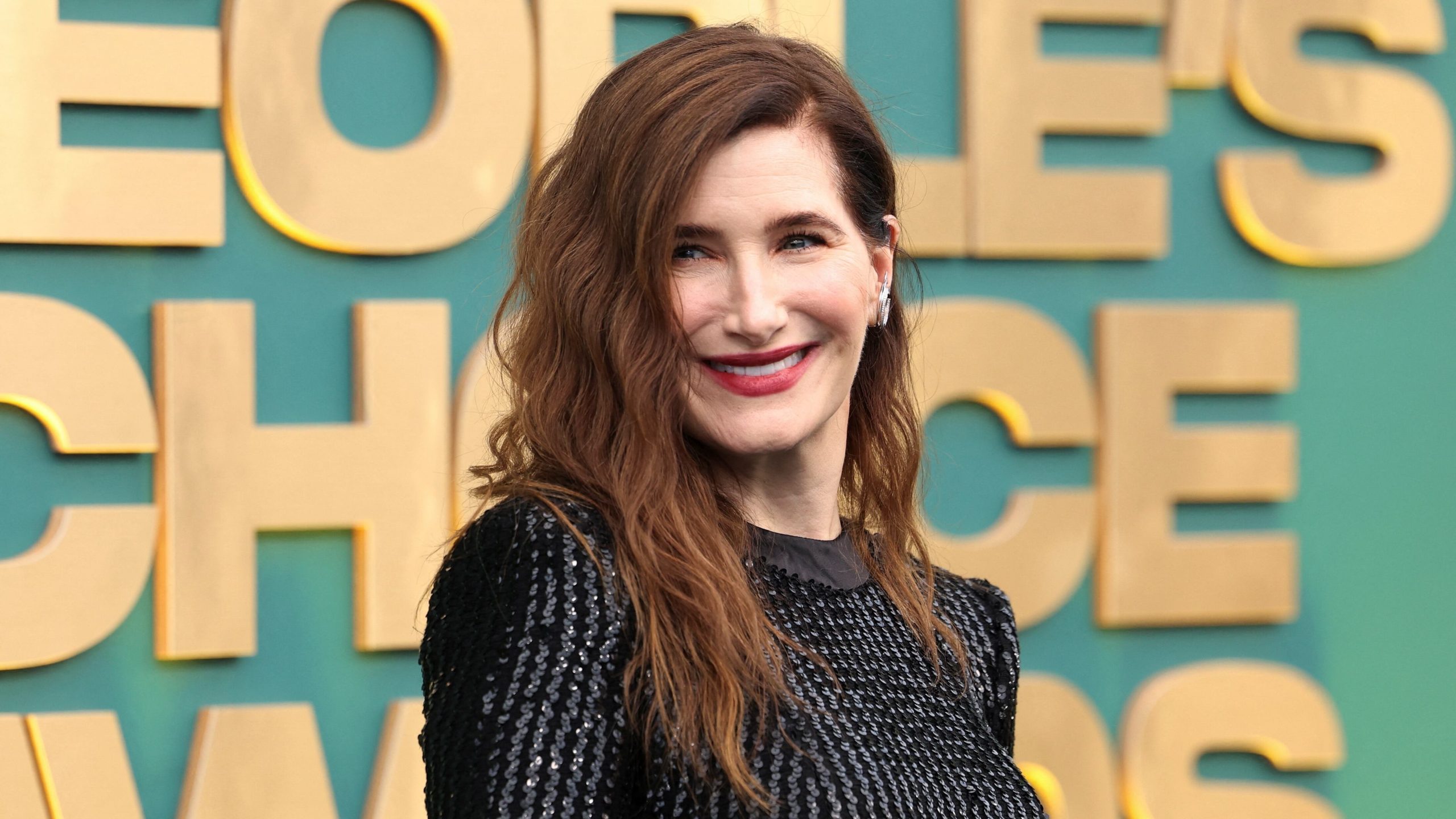Kathryn Hahn afirmó que el papel de Madre Gothel en Enredados le permite mostrar habilidades de canto, baile y actuación que no había desplegado ante las cámaras (REUTERS/Mario Anzuoni)