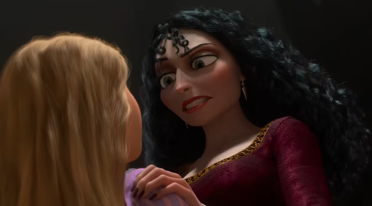 La actriz contó que ensaya en España para el live action de Enredados y comparó la preparación del musical con la película Fama (YouTube/@DisneyMusicLAVEVO)