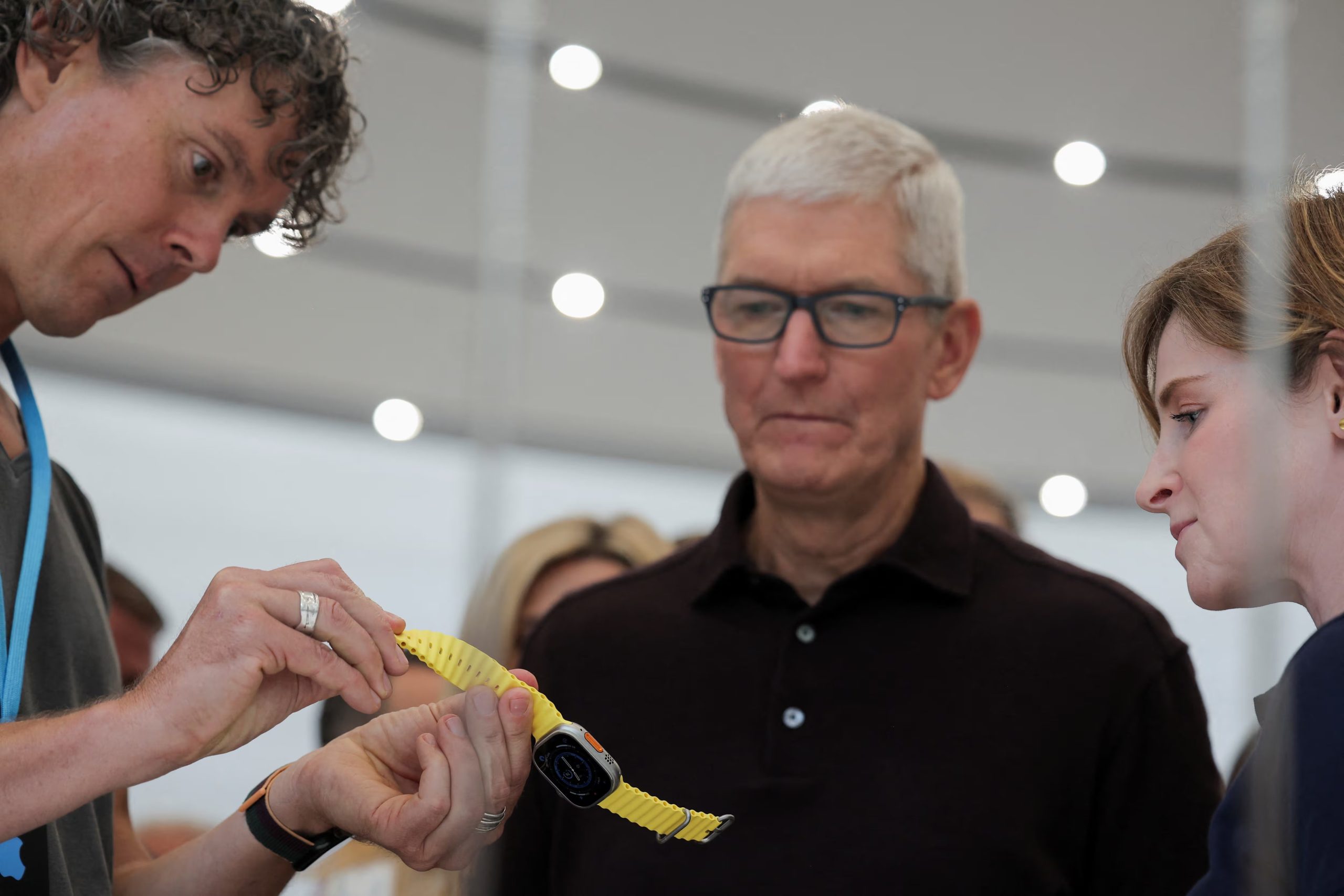 Bajo Cook, Apple revolucionó el mercado con productos como el Apple Watch. (Reuters)