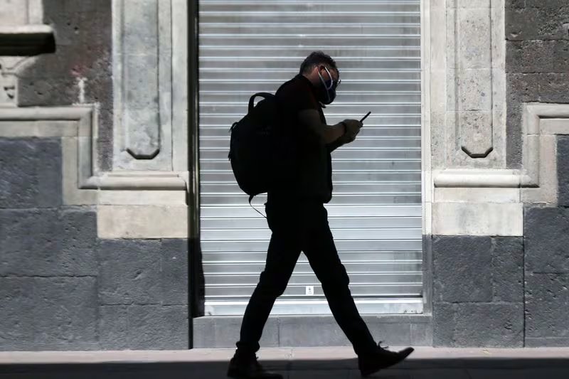 La IA en la nube se comunicará con la IA del dispositivo para generar en tiempo real contenido visual, auditivo e interactivo. (REUTERS/Edgard Garrido)