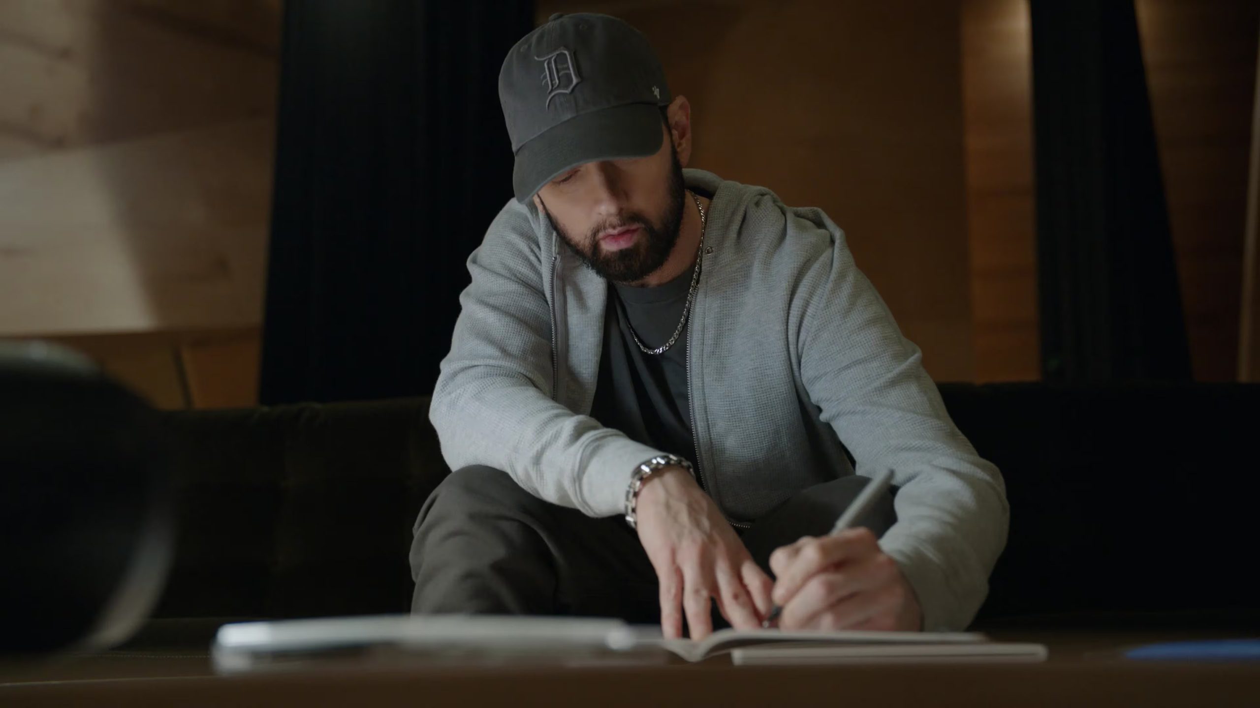 Eminem afirmó que la carta de Dolly Parton lo conmovió y destacó que la artista no tenía obligación de dedicarle ese gesto (AMC)