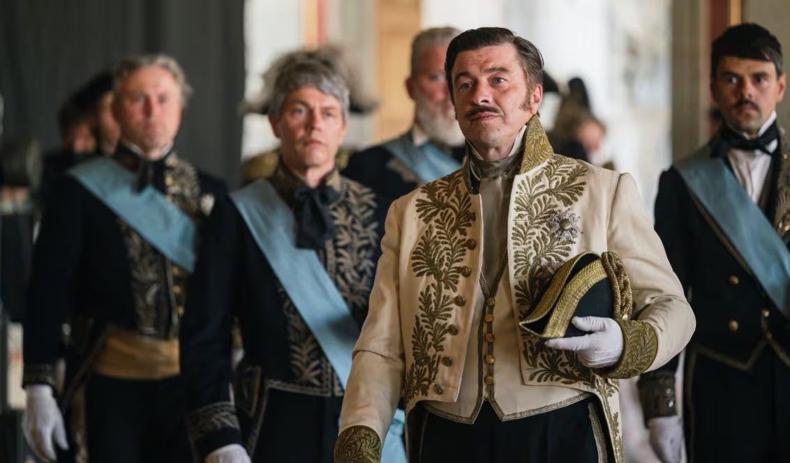 La producción alemana se aparta de las versiones más románticas del personaje y explora el costo personal de la vida en palacio. (Europa Europa)