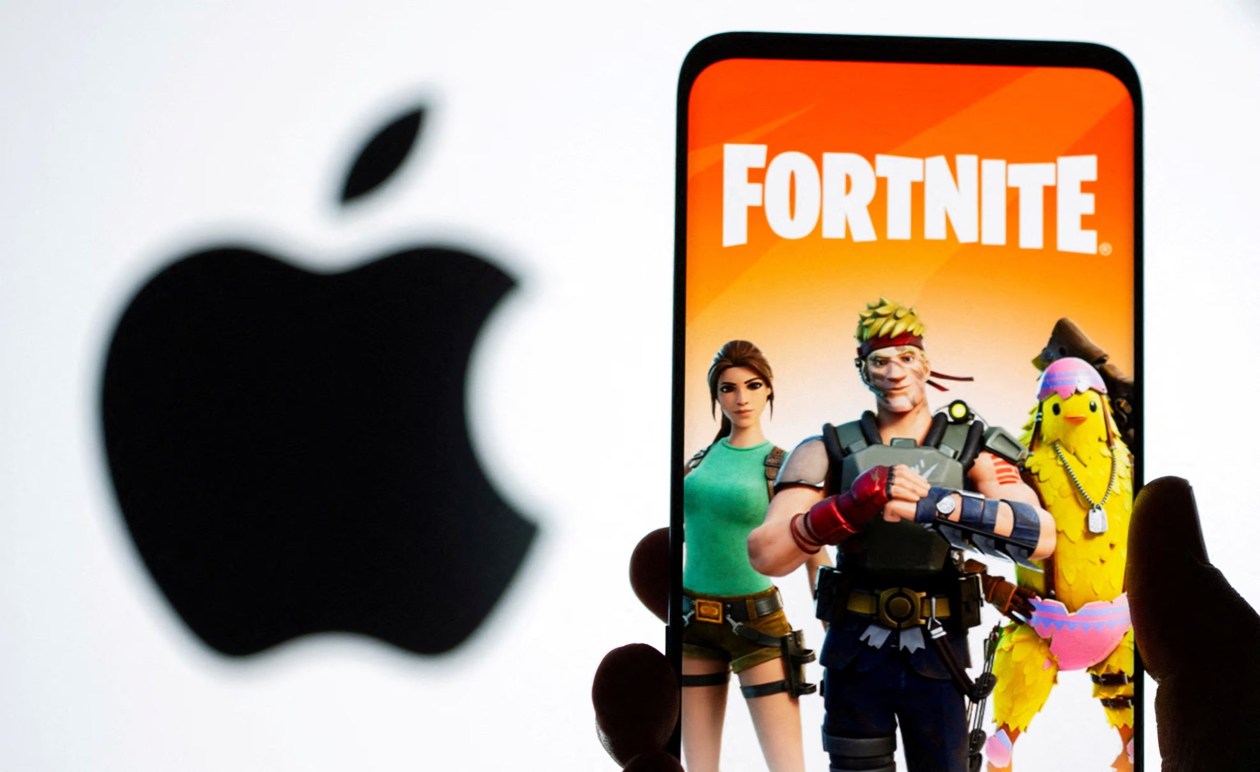 Fortnite volvió oficialmente a la App Store en varias regiones. REUTERS/Dado Ruvic/Illustration/File Photo