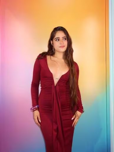 Yahir sigue a la novia de Luis Chaparro, Andrea Mextli, en redes sociales.
Andrea Mextli - (Instagram)
