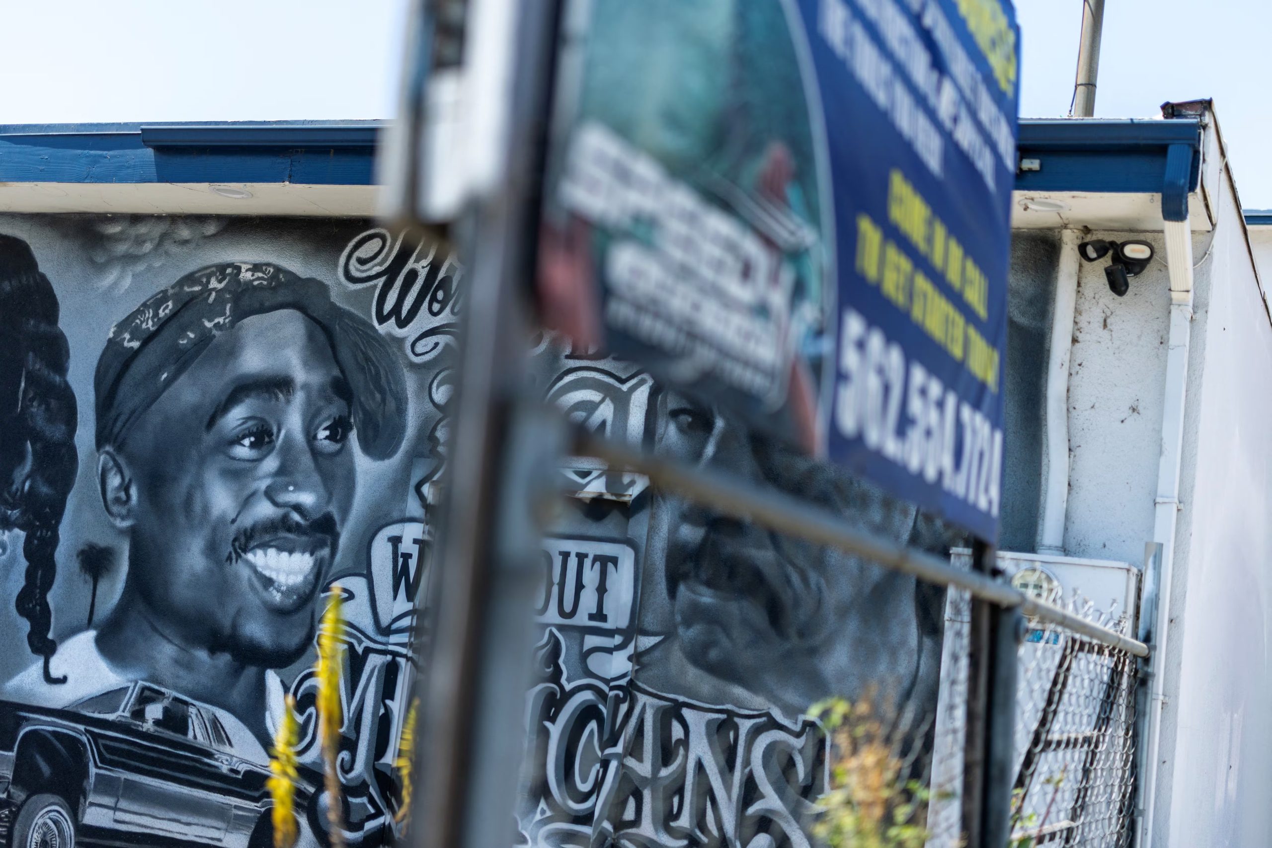 Mural de Tupac Shakur en Bellflower California (REUTERS/Mike Blake)