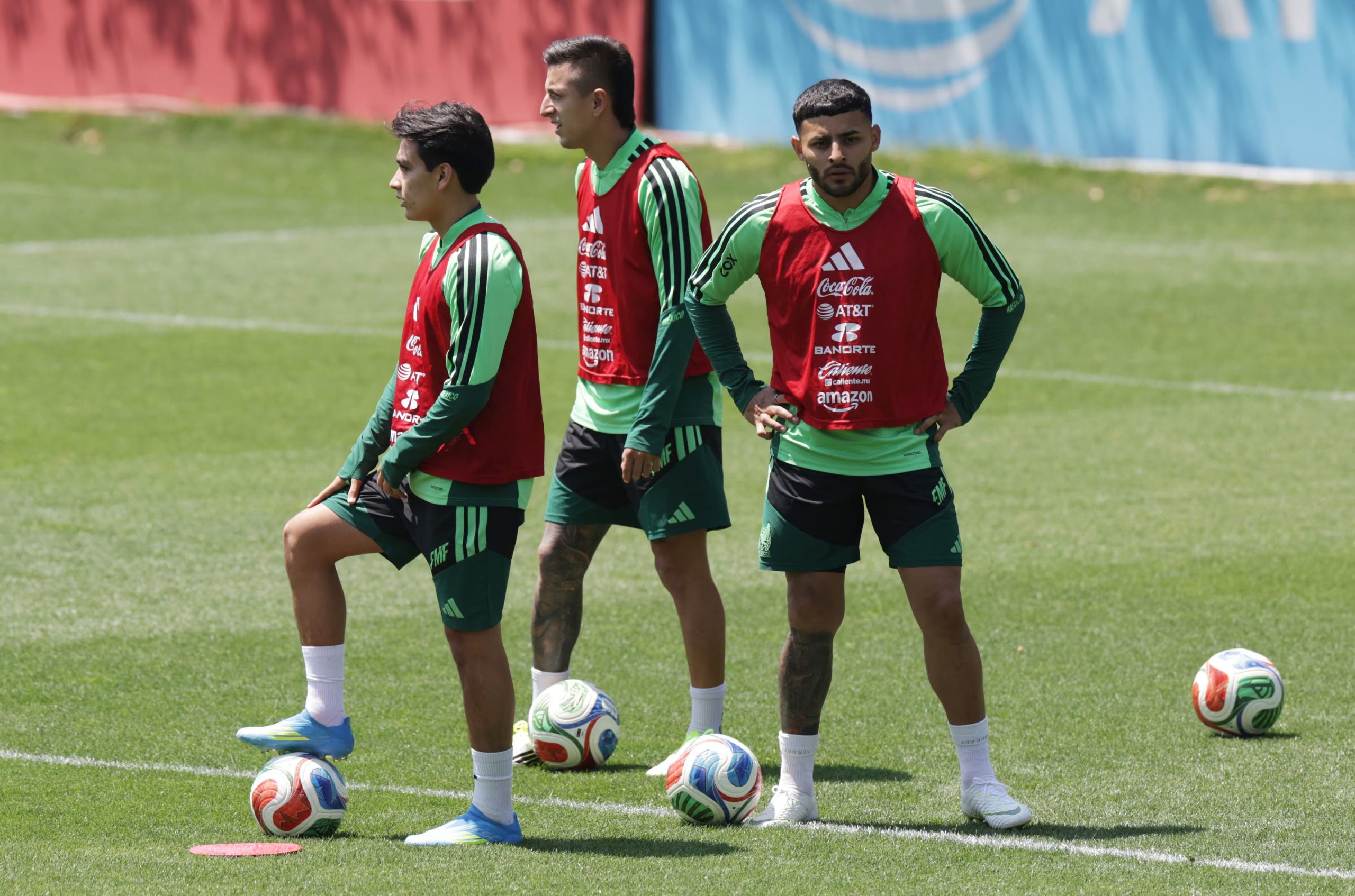 La modalidad completamente en línea permitirá a Morita estudiar desde Tijuana y continuar con su carrera en la Selección Mexicana. REUTERS/Henry Romero