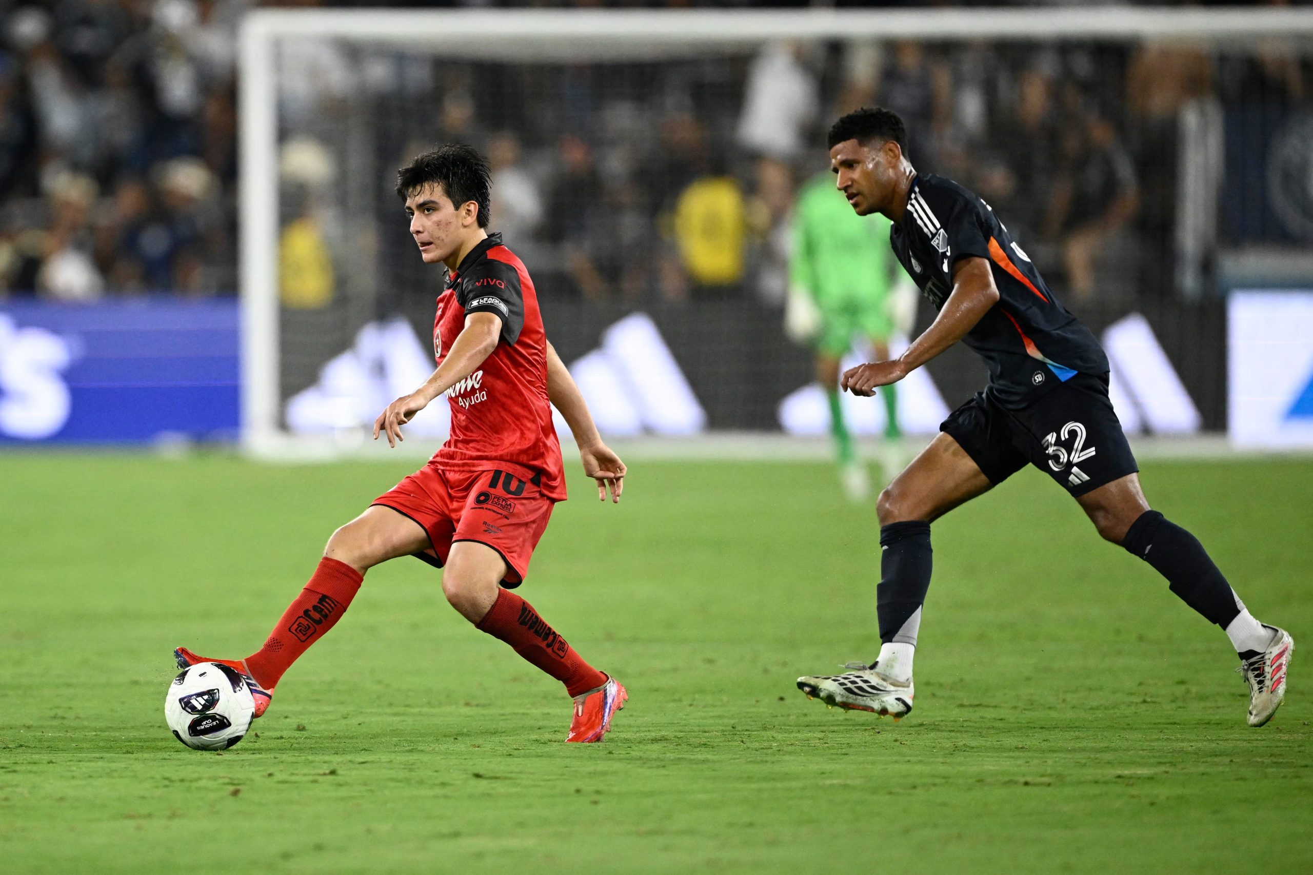 Gilberto Mora continúa con la mira puesta en su presente con los Xolos de Tijuana, antes de dar el ansiado salto a Europa. (Foto: Denis Poroy-Imagn Images)