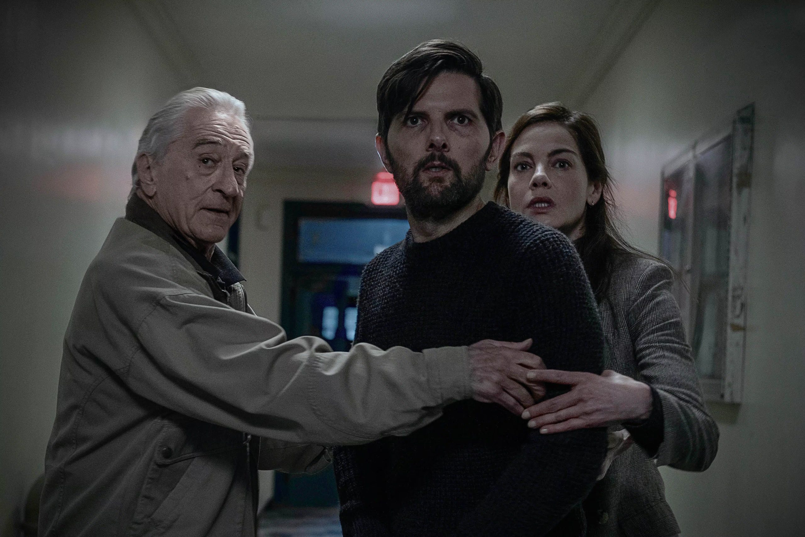 El final de la película muestra la muerte de Frank Carter Jr., la reunión de Tom y Jake y una última escena que deja abierta una lectura sobrenatural o psicológica (Netflix)