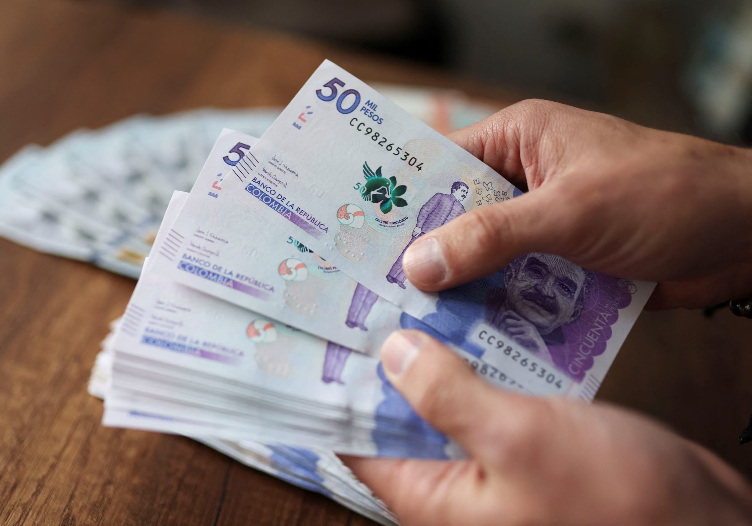 Las estimaciones del sector sitúan la versión base cerca de 79,99 dólares y la opción superior alrededor de 99,99, cifras que al cambio actual se traducen en aproximadamente 252.600 COP y 316.000 COP, con variaciones por moneda e impuestos - REUTERS/Luisa González