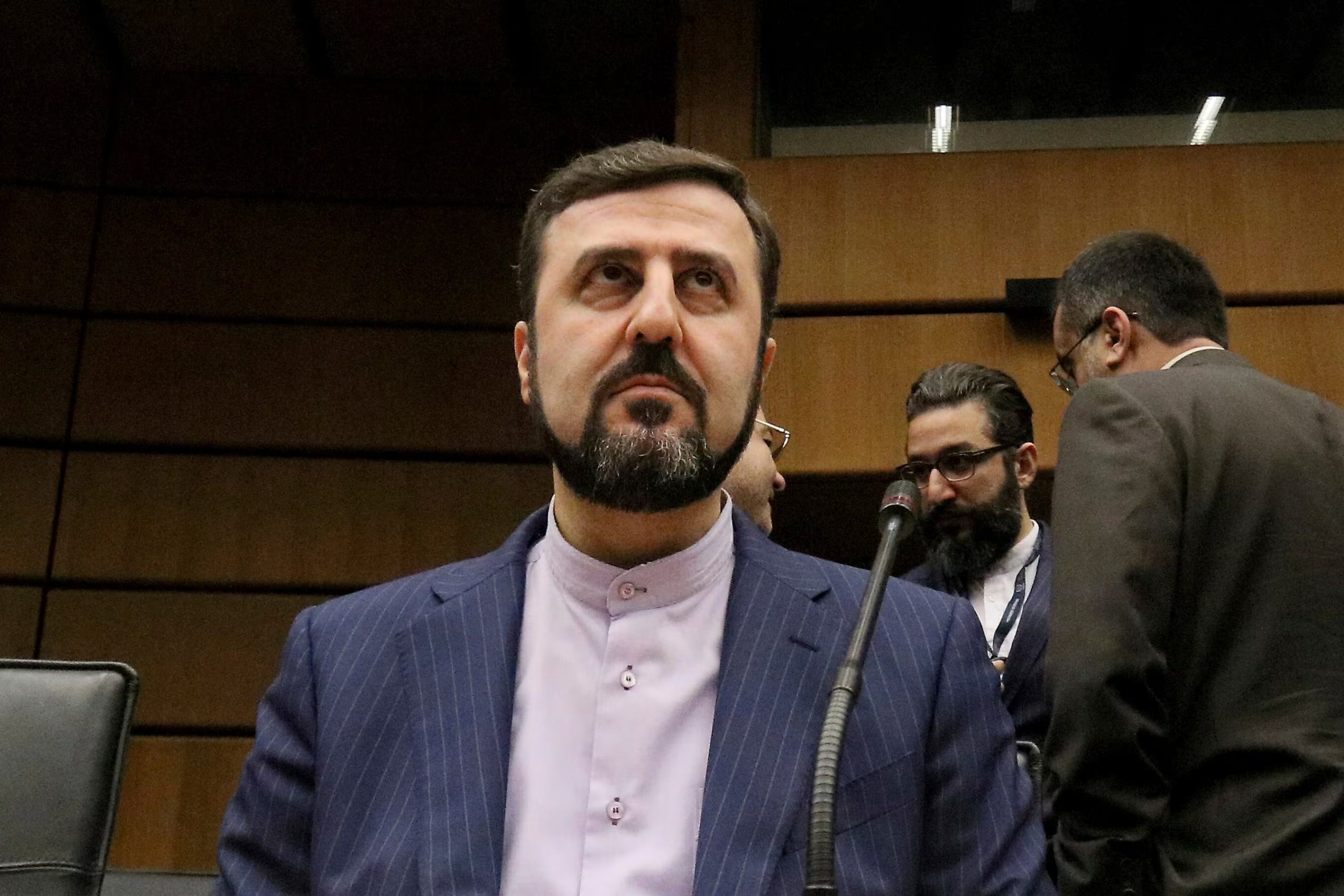 El viceministro iraní de Exteriores, Kazem Gharibabadi, indicó que el régimen recibió mensajes de Estados Unidos en los que Washington expresa disposición a retomar compromisos (AP/Archivo)