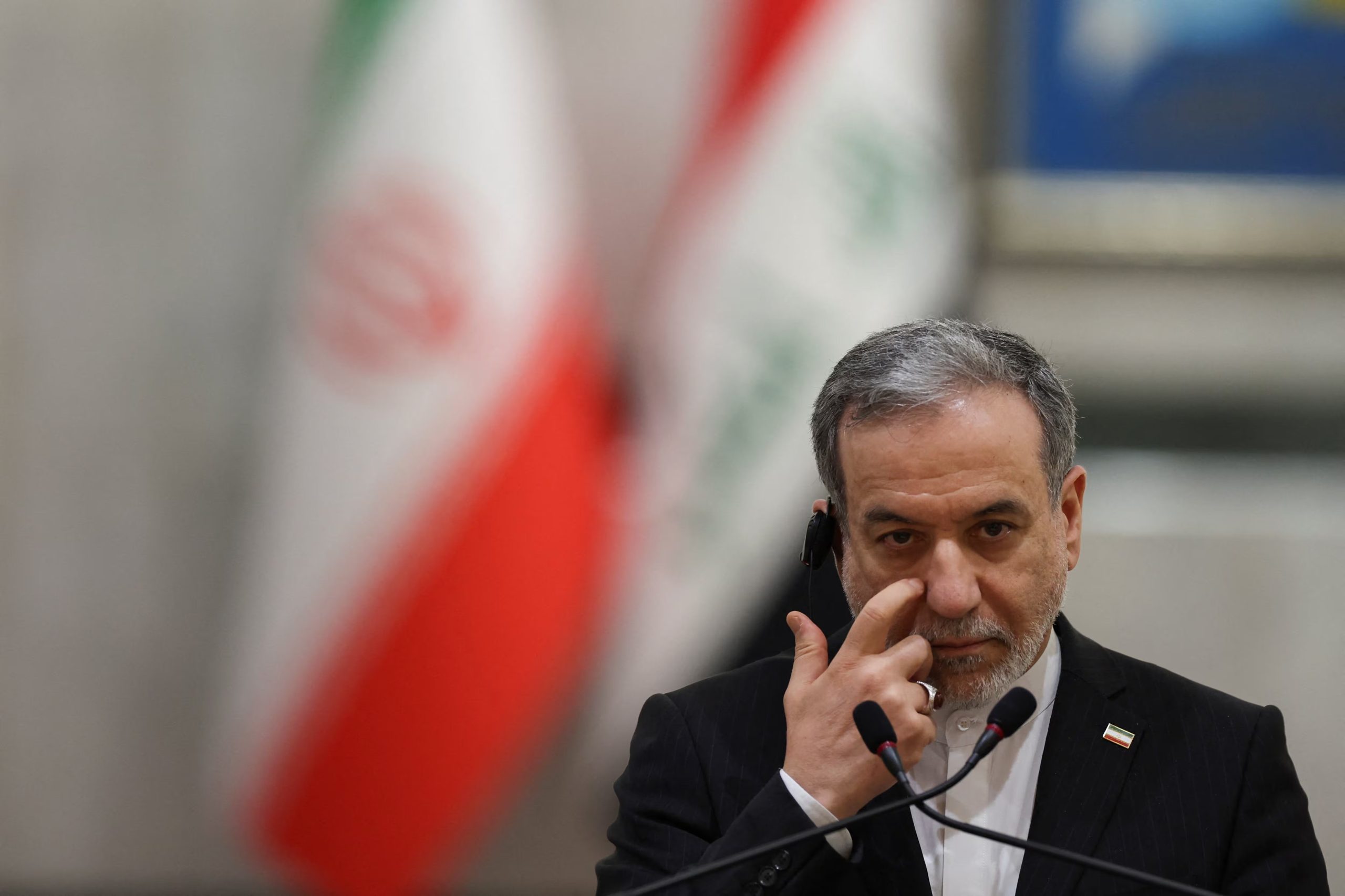 Irán rechazó las nuevas sanciones económicas de Estados Unidos y aseguró que Washington no logrará doblegar a Teherán. (REUTERS/Thaier Al-Sudani)