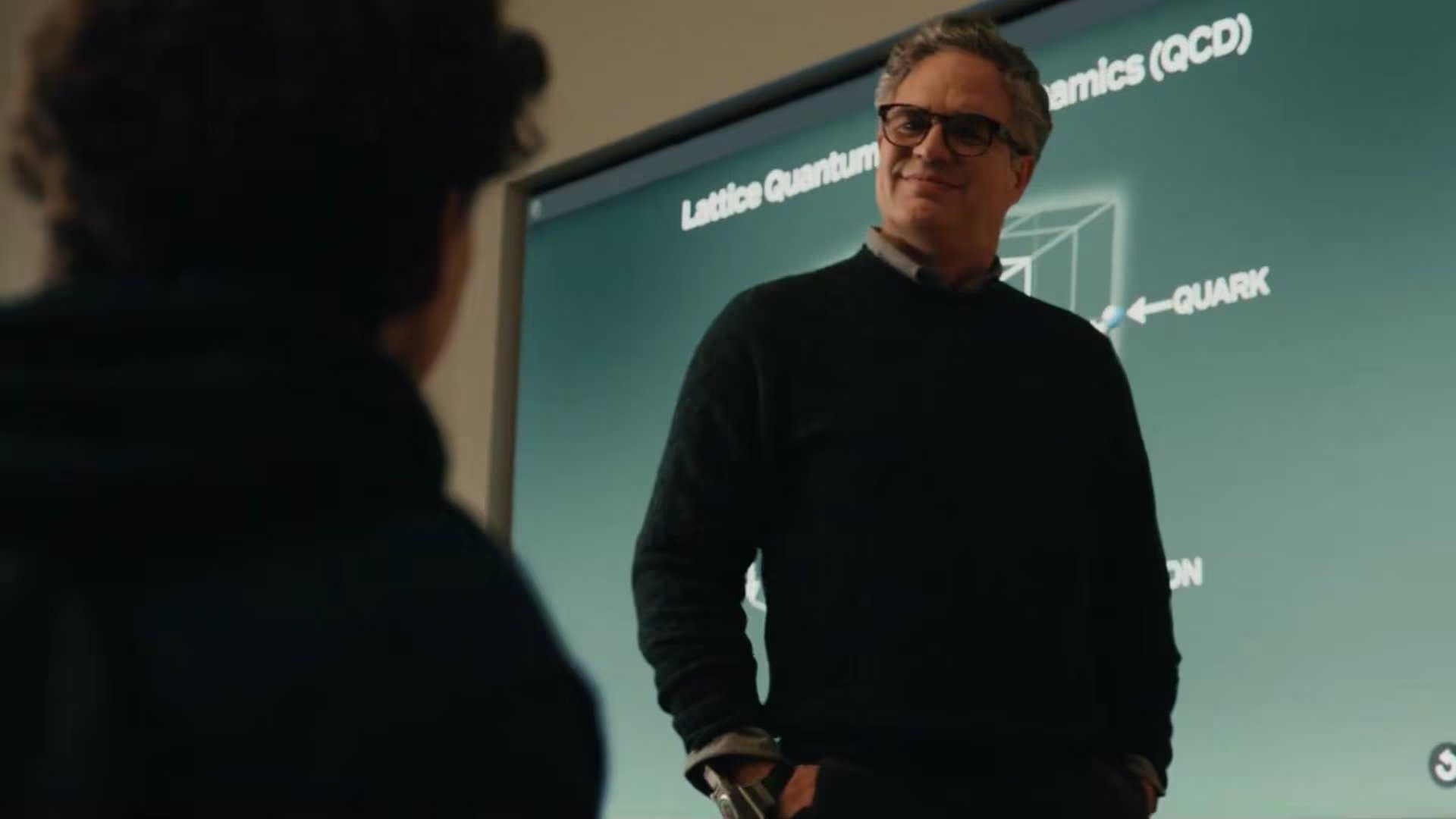 Peter Parker consulta a Bruce Banner para buscar una salida a su transformación (Sony Pictures/Marvel Studios)