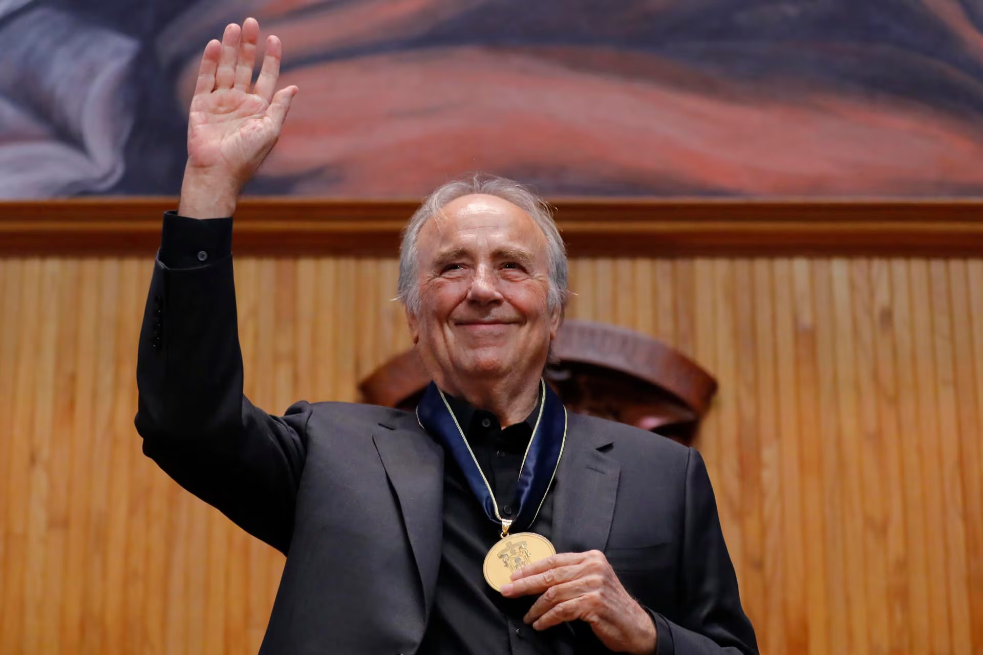 Serrat, doctor honoris causa de la Universidad de Guadalajara