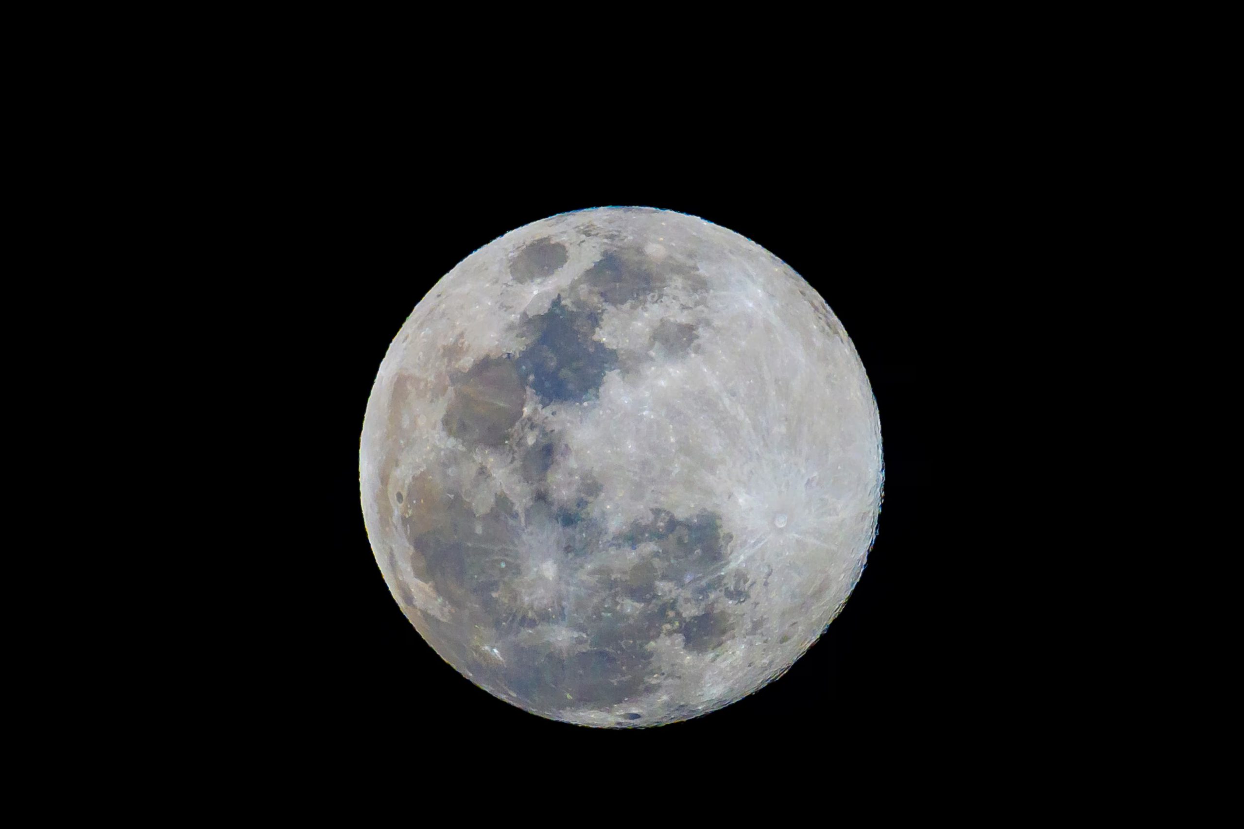 La Luna ha recibido impactos de manera constante durante unos 4.000 millones de años (EFE/ Miguel Gutiérrez)