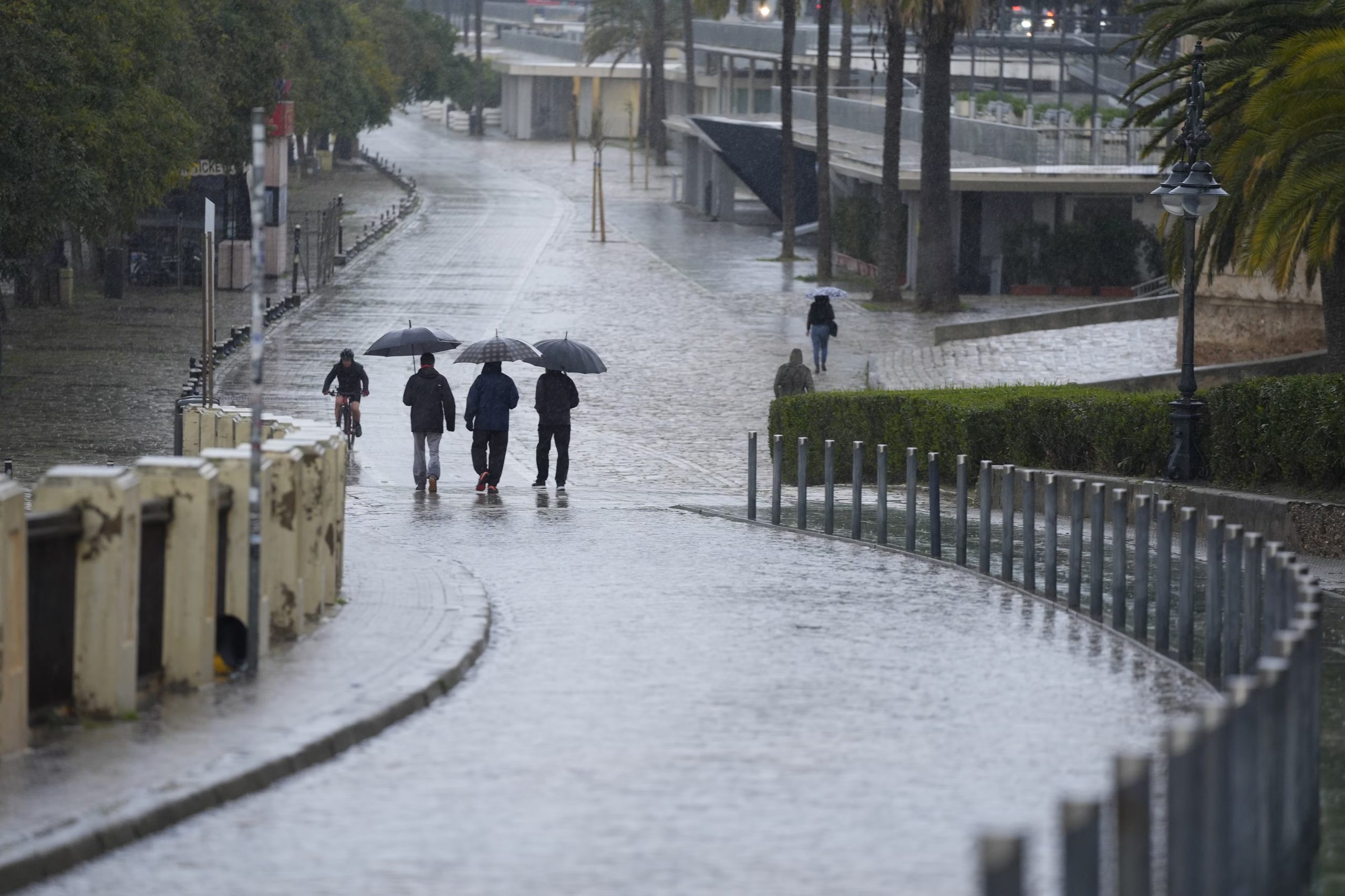 El balance trimestral podría resultar húmedo, pero eso no significa que llueva de forma regular: el agua puede concentrarse en dos o tres episodios torrenciales (Joaquín Corchero / Europa Press) 