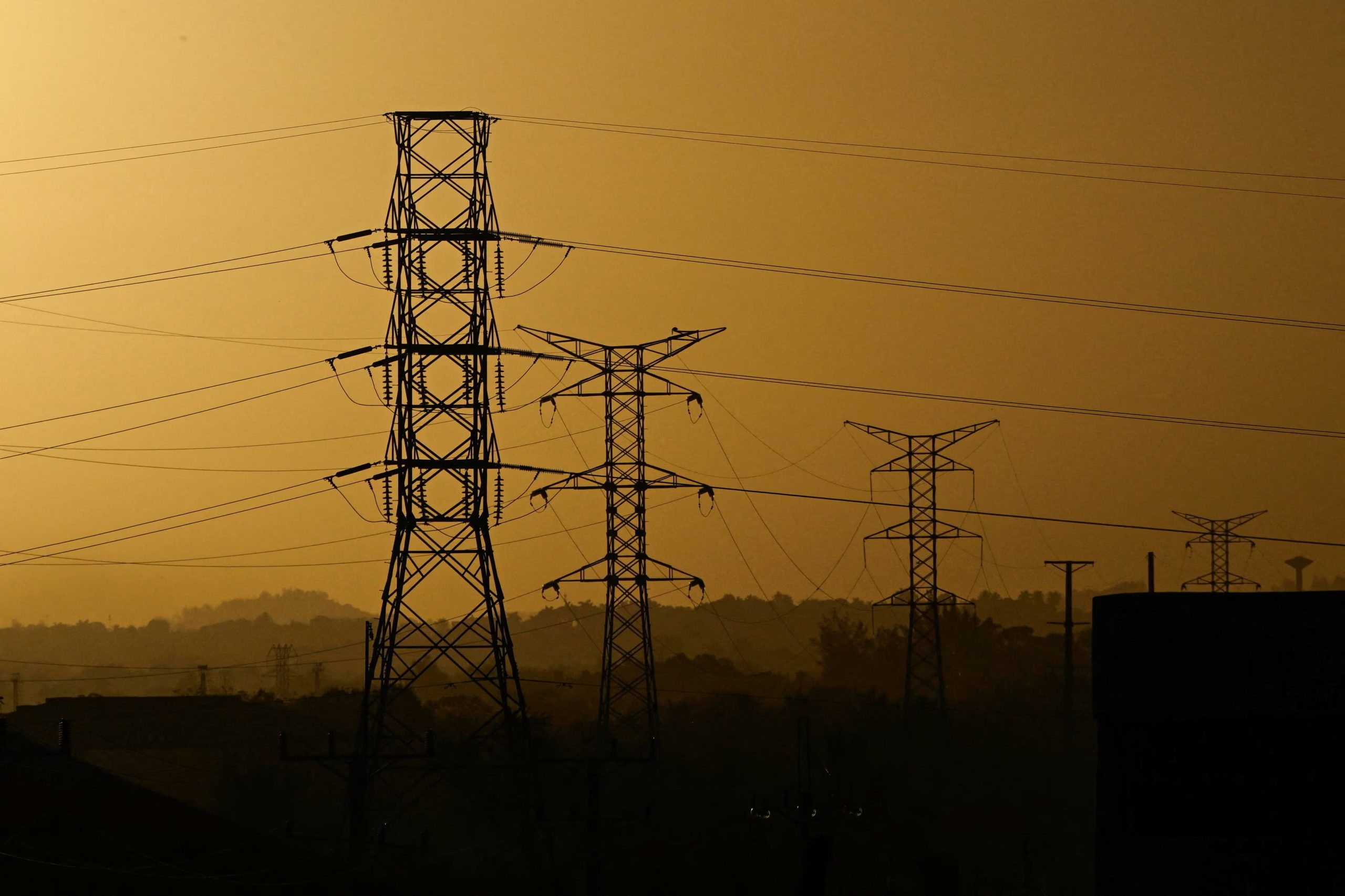 FOTO DE ARCHIVO: La UNE prevé para este viernes una capacidad de 930 MW frente a una demanda de 3,250 MW, con un déficit de 2,320 MW. /(REUTERS/Norlys Perez/Archivo)