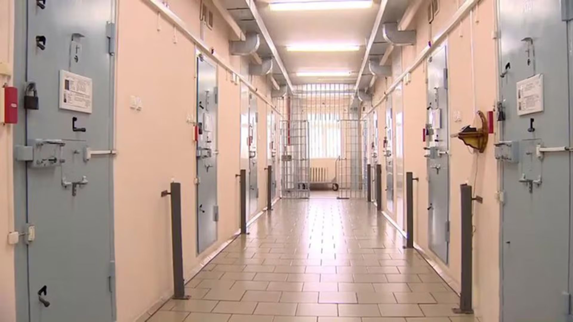 Al salir del internado, Maslich tomó una decisión que los investigadores encontrarían documentada en sus propias declaraciones ante el tribunal. Lucharía “contra el mal” y mataría a violadores y pedófilos