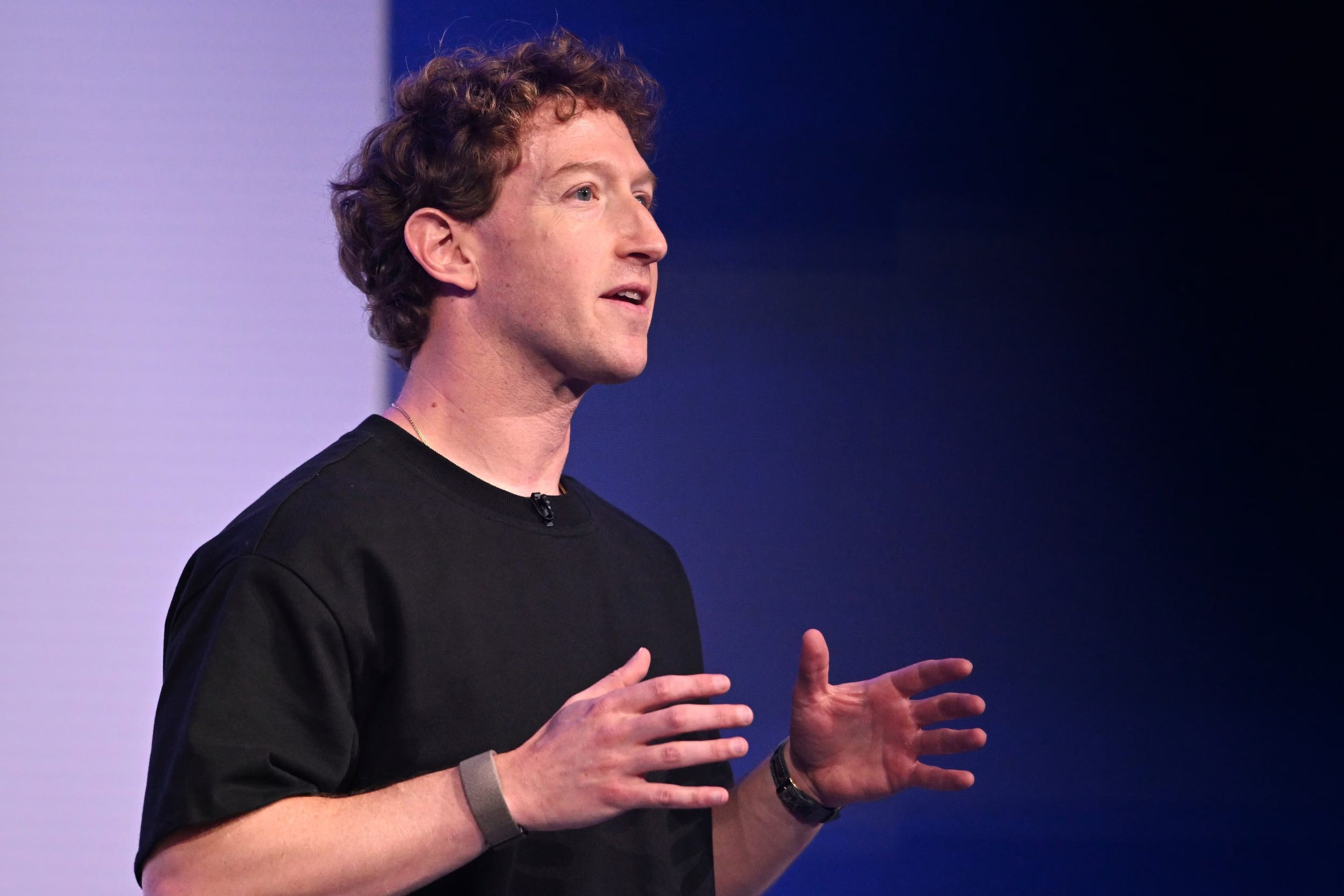 Arturo Bejar sostuvo que en Meta los cambios de seguridad para usuarios jóvenes solo avanzaban si Mark Zuckerberg los convertía en prioridad (AP Foto/Nic Coury).