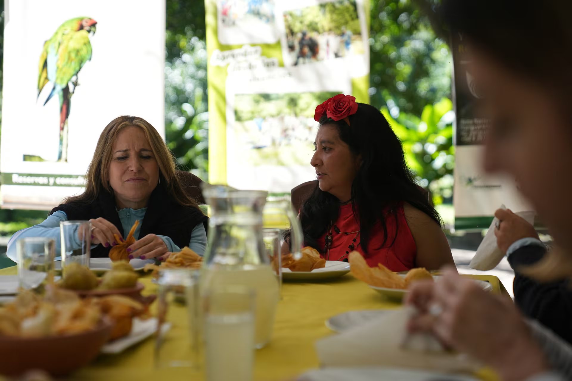 Infobae con Naty Valdez en la mesa orgánica de Yariguarenda 