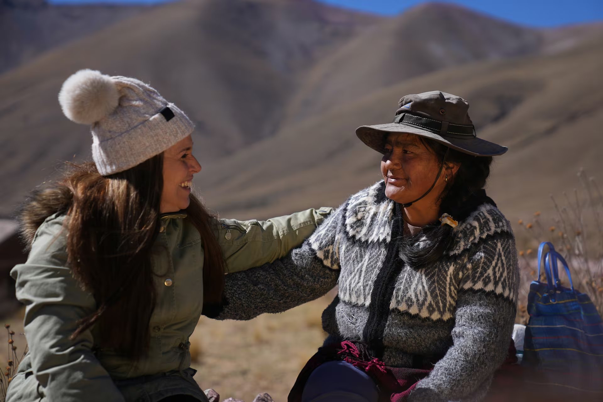 Inocenta, mujer kolla de Colanzuli, Salta, junto a Daniela Blanco