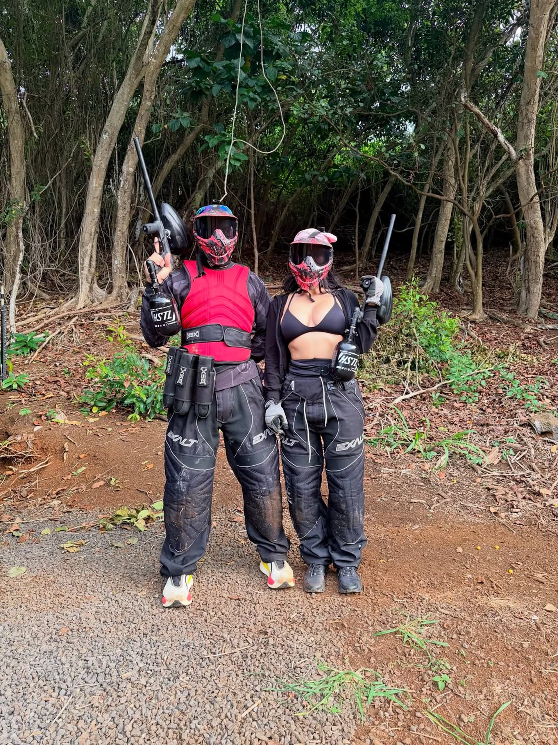 Lewis Hamilton y Kim Kardashian, listos para jugar al paintball durante sus vacaciones (Instagram)