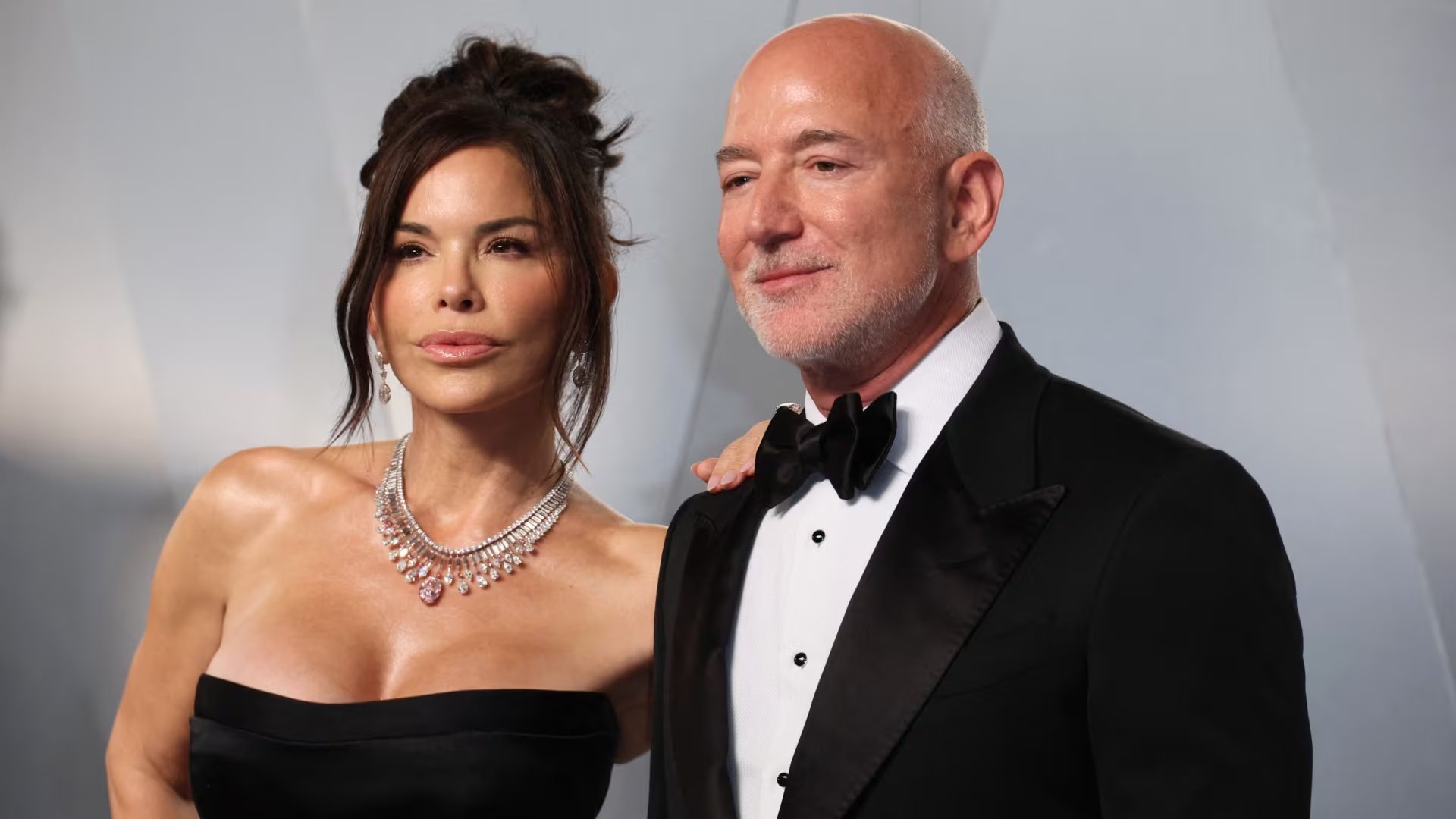 Lauren Sánchez Bezos, vicepresidenta del Bezos Earth Fund, impulsó el Phoenix Species Project junto a su esposo Jeff Bezos y el actor Leonardo DiCaprio para recuperar 100 especies en peligro crítico de extinción (Reuters)