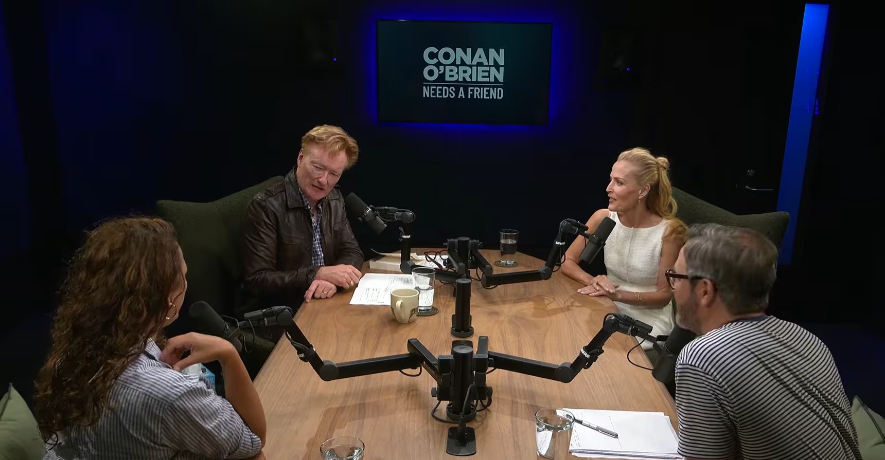 Anderson afirmó que el efecto Scully sigue vigente y que todavía recibe testimonios de mujeres que eligieron carreras científicas por Dana Scully (YouTube: @TeamCoco)