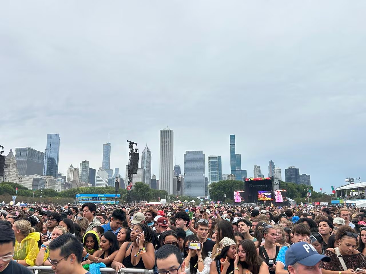 Lollapalooza reunió a más de cien mil personas en su segundo día
