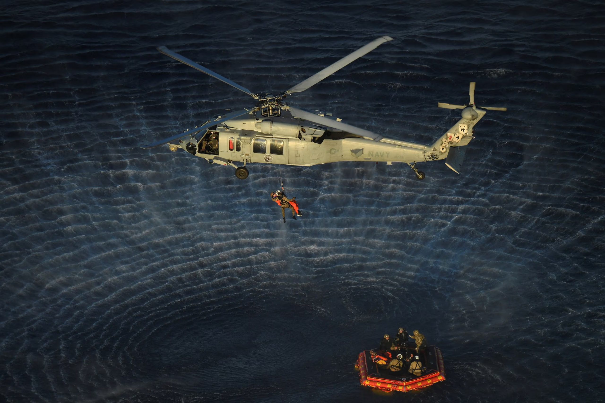El operativo de recuperación tras el amerizaje incluyó extracción de la tripulación traslado en helicóptero y evaluaciones médicas en San Diego - NASA
