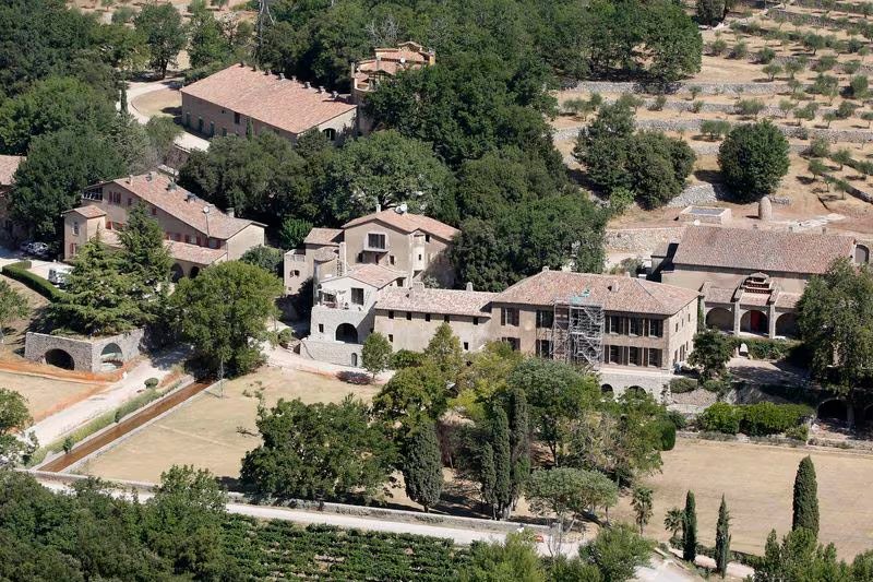 Aunque Brad Pitt y Angelina Jolie cerraron su divorcio en diciembre de 2024, el litigio por Château Miraval sigue activo (REUTERS/Philippe Laurenson)