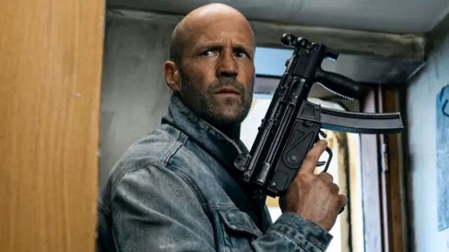 Men’s Health destaca que Jason Statham conserva una imagen fuerte dos décadas después de haber sido tapa de la publicación