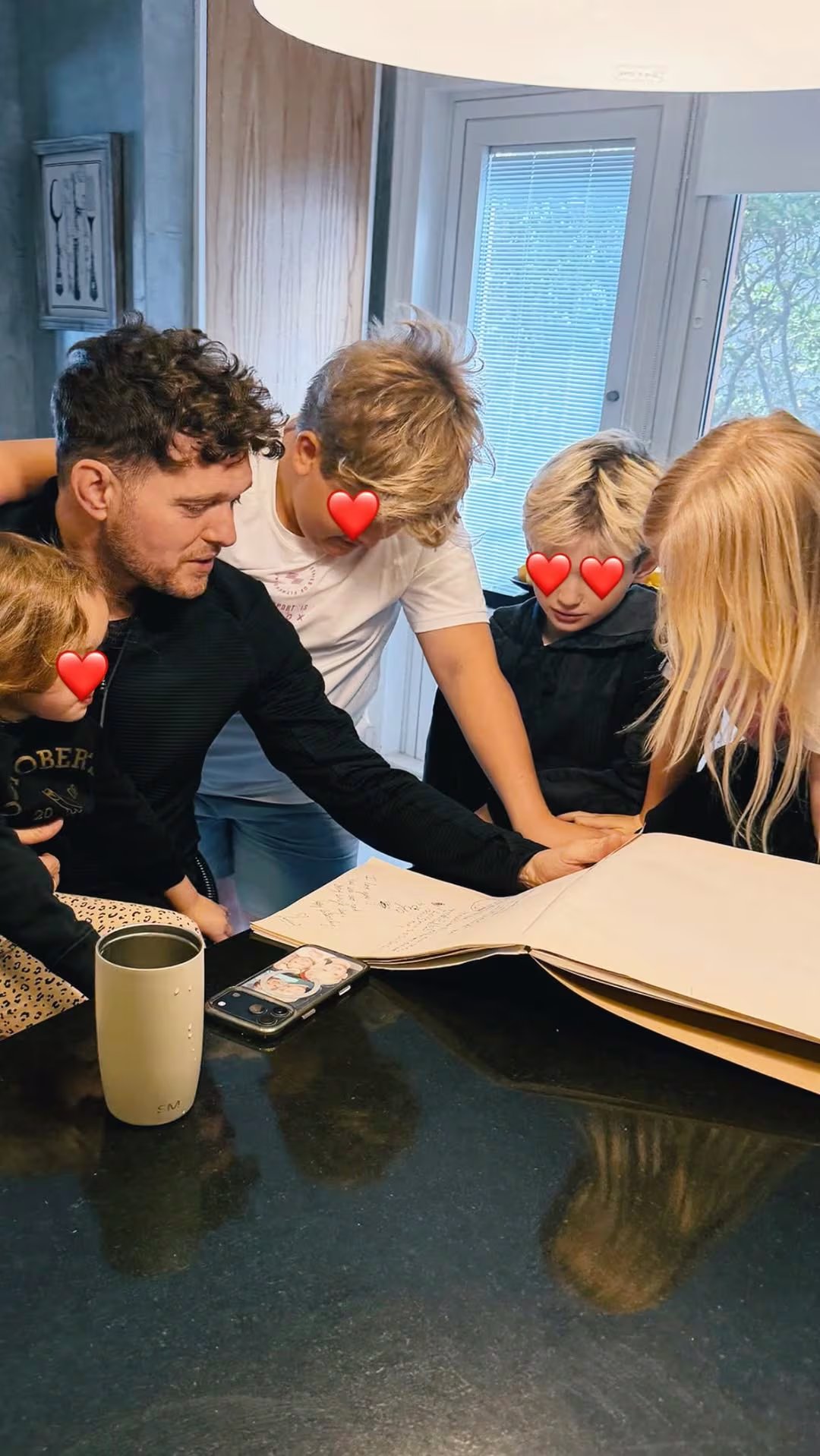 Luisana y Michael decidieron tiempo atrás que iban a preservar la intimidad de los niños en redes sociales (Instagram)