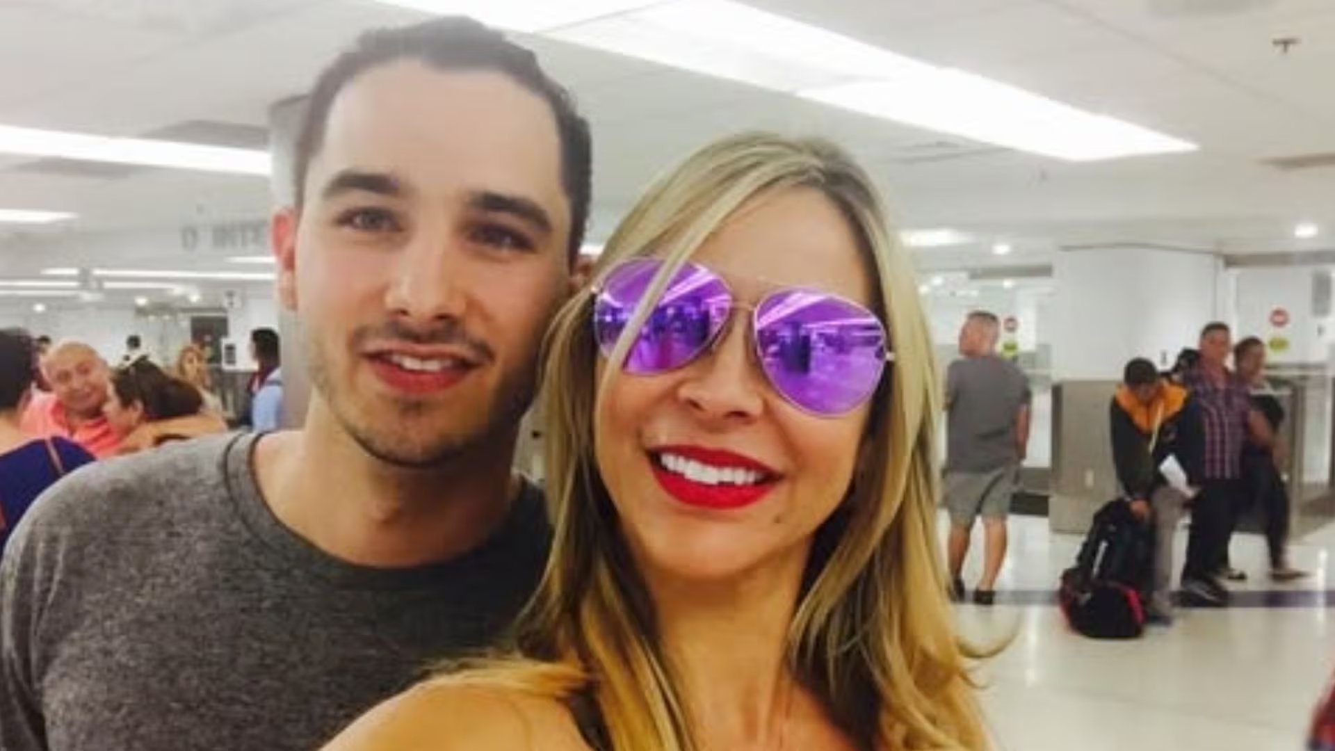 Según relató la propia Mujica en el programa de Telemundo La Mesa Caliente, su hijo viajó a la isla pese a presentar síntomas de un resfriado fuerte. (Instagram: Aylín Mujica)