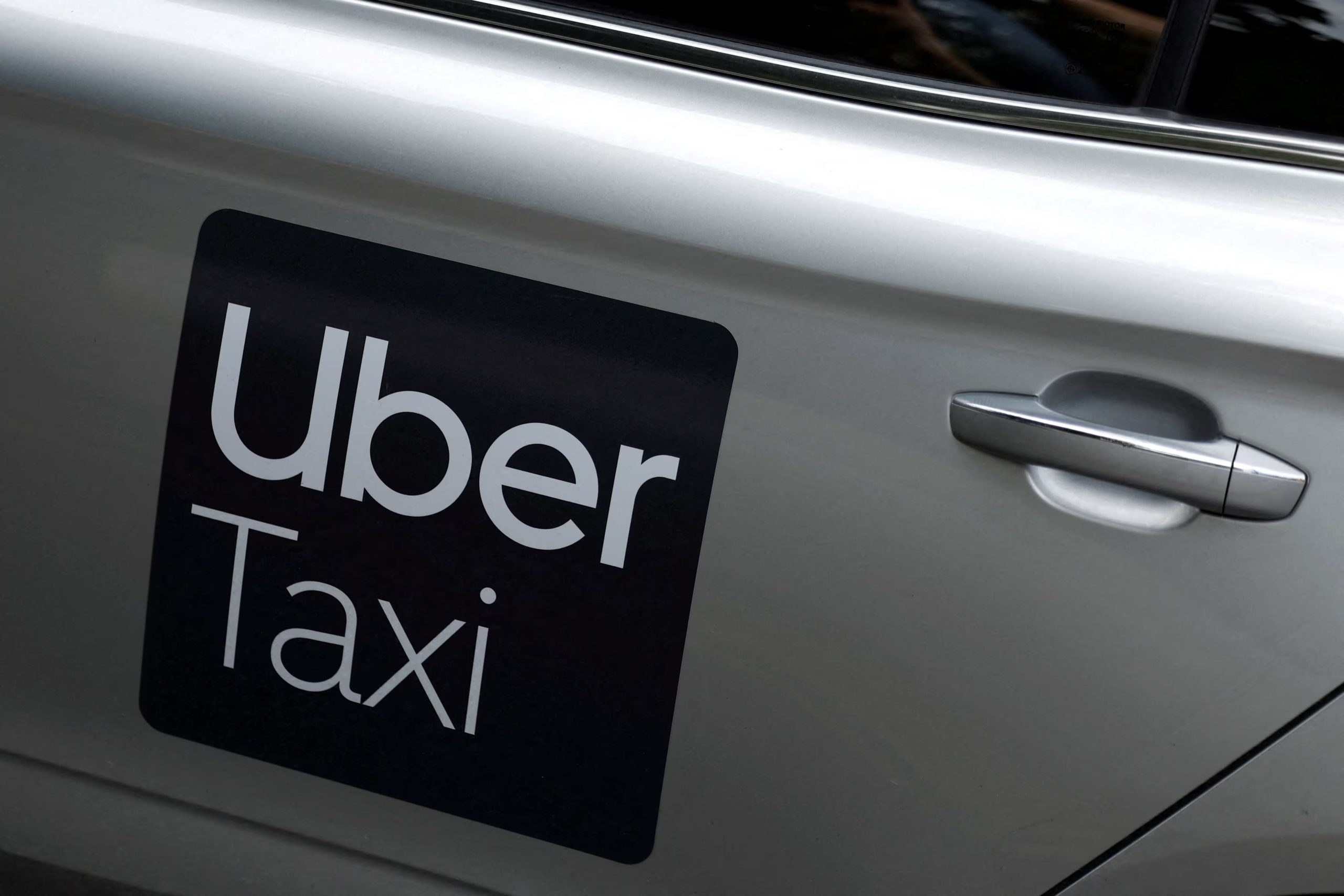 Uber obtuvo permiso para 1.000 robotaxis, a operar con socios como Motional (filial de Hyundai) y Zoox. REUTERS/Clodagh Kilcoyne/File Photo