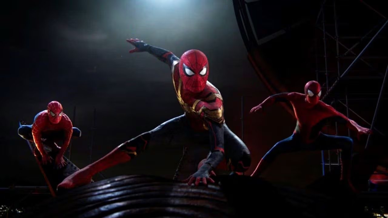 Los trajes históricos de Tobey Maguire y Andrew Garfield vuelven al centro de la comparación con el nuevo uniforme de Spider-Man (Sony Pictures)