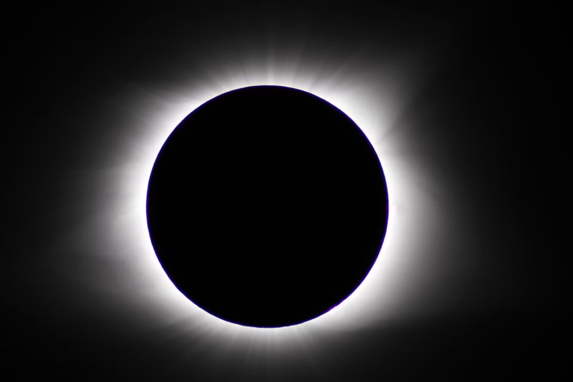 22/08/2017 El eclipse solar total visto desde Casper, Wyoming (EE.UU.), por un equipo de astrónomos de la ESA. La imagen muestra el momento de la totalidad, cuando la Luna pasó directamente frente al Sol, bloqueando su luz y revelando los detalles de la atmósfera del Sol, su corona. SOCIEDAD ESTADOS UNIDOS NORTEAMÉRICA ESA/M.P. AYUCAR, CC BY-SA 3.0 IGO 