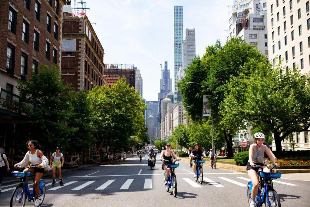 Summer Streets también se extiende a otros distritos con rutas adaptadas a cada comunidad.