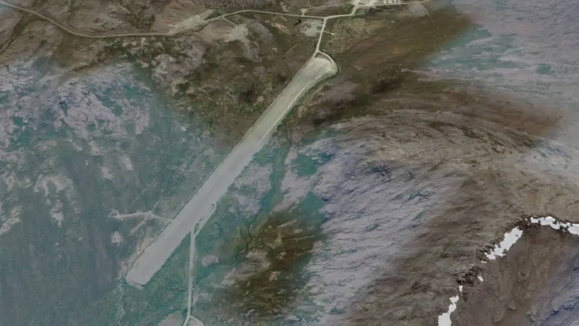 El accidente ocurrió en el aeropuerto Cape Newenham Long Range Radar Site, aproximadamente a unos 725 kilómetros al oeste de Anchorage, Alaska
 (Google Earth)