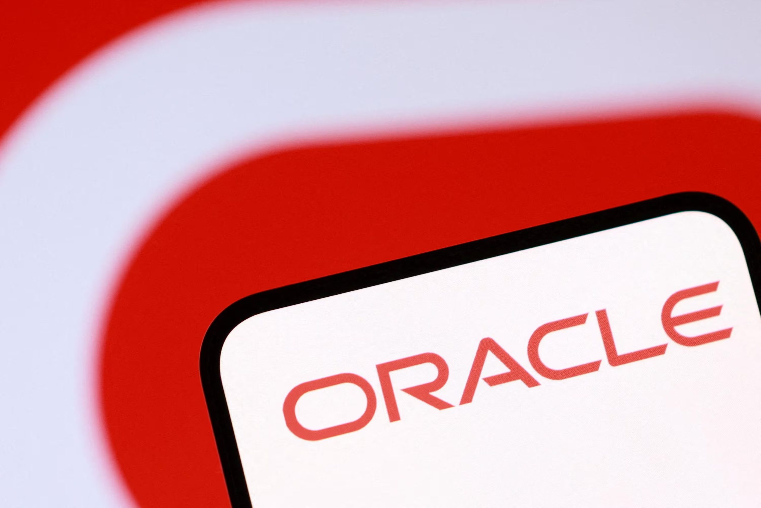 Oracle se encontraría buscando seguir reduciendo su plantilla. REUTERS/Dado Ruvic/Illustration/File Photo