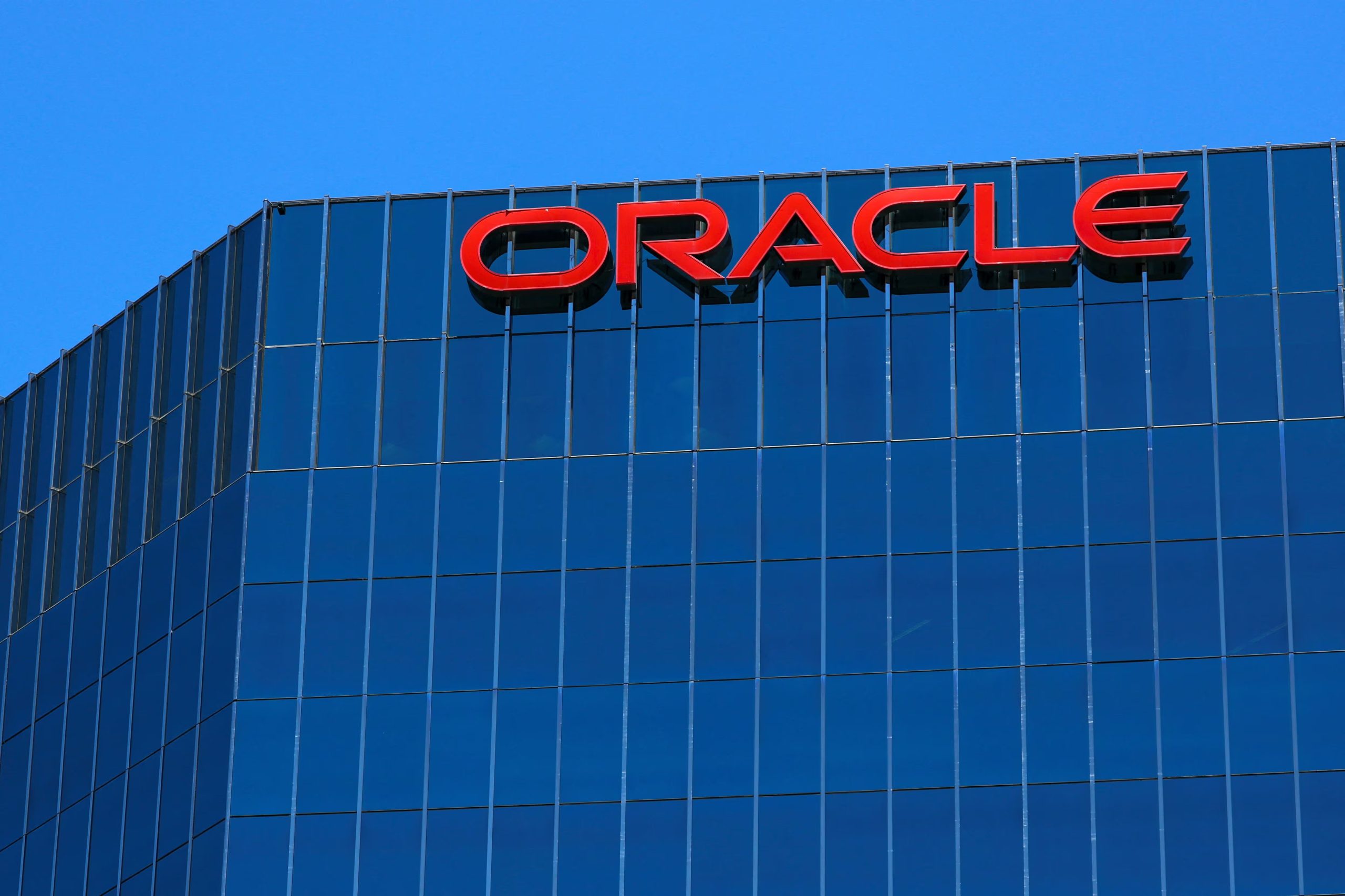 Según Oracle, herramientas de IA han ayudado a reducir su plantilla. REUTERS/Mike Blake/File Photo