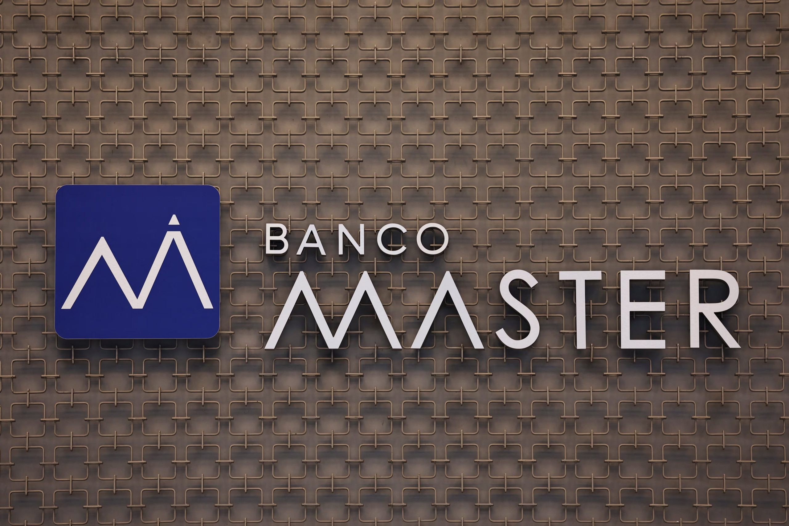 La investigación sobre Banco Master analiza documentos financieros presuntamente falsificados que habrían inflado activos para facilitar operaciones con inversores y otras instituciones. (REUTERS/Amanda Perobelli/Archivo)