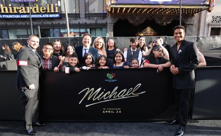 Prince Jackson dijo que ver a Jaafar Jackson caracterizado como Michael Jackson le causó un impacto emocional por el parecido físico (YouTube:@princejackson5601)