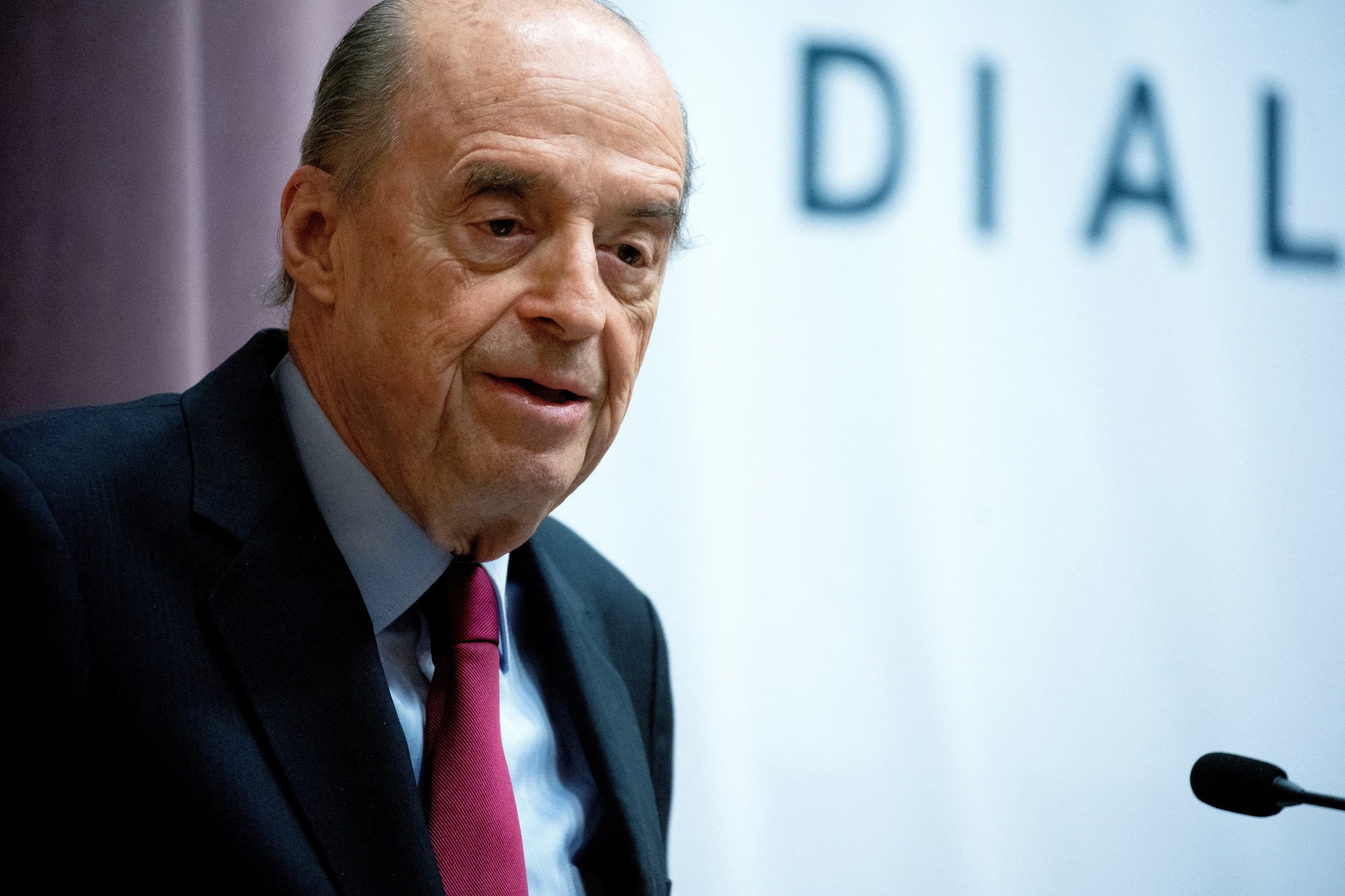 Fallo disciplinario contra Álvaro Leyva Durán suma dos sanciones - crédito Stefani Reynolds/REUTERS